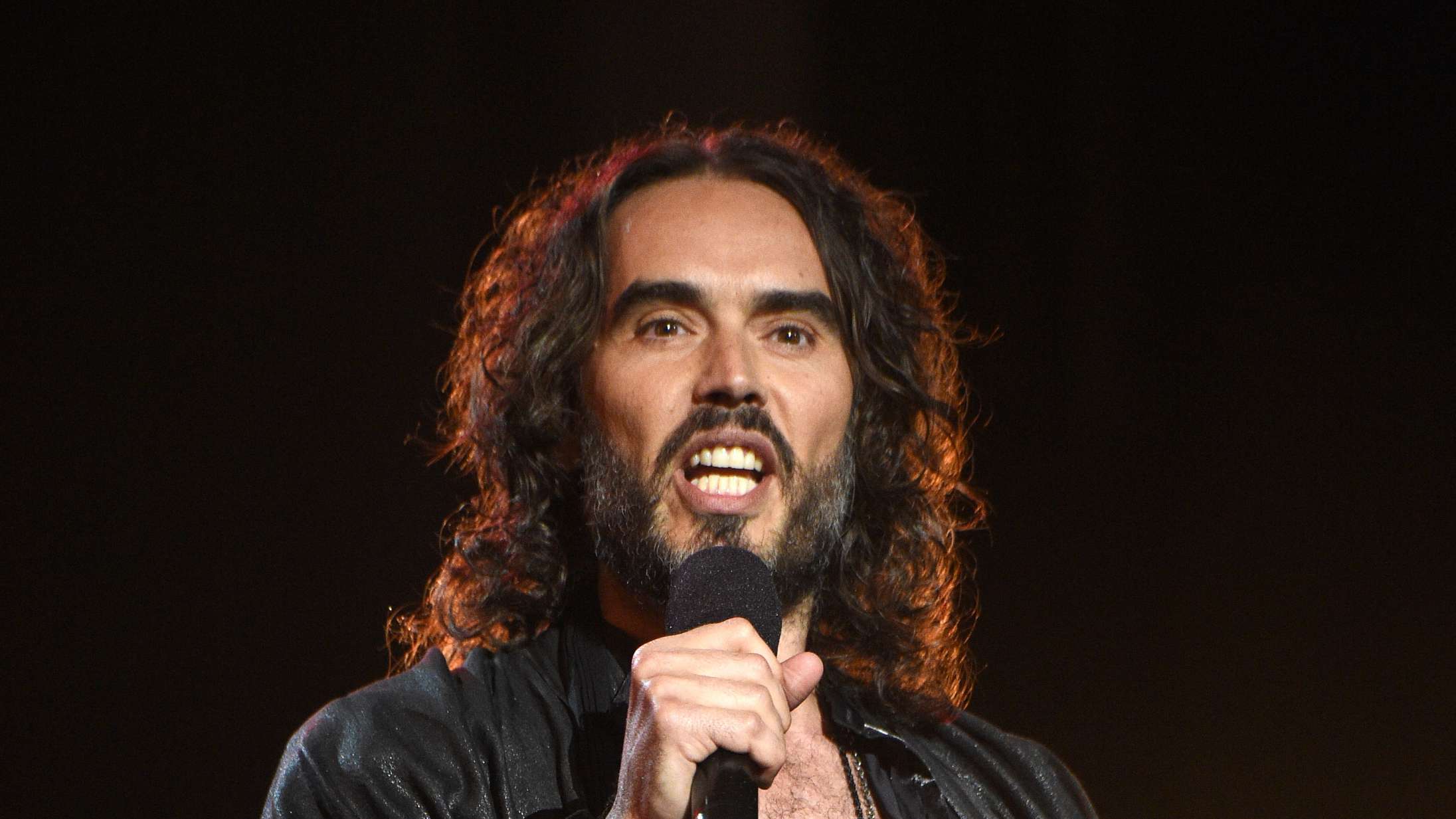 Russell Brand fortæller, der snart bliver offentliggjort »meget alvorlige kriminelle anklager« mod ham