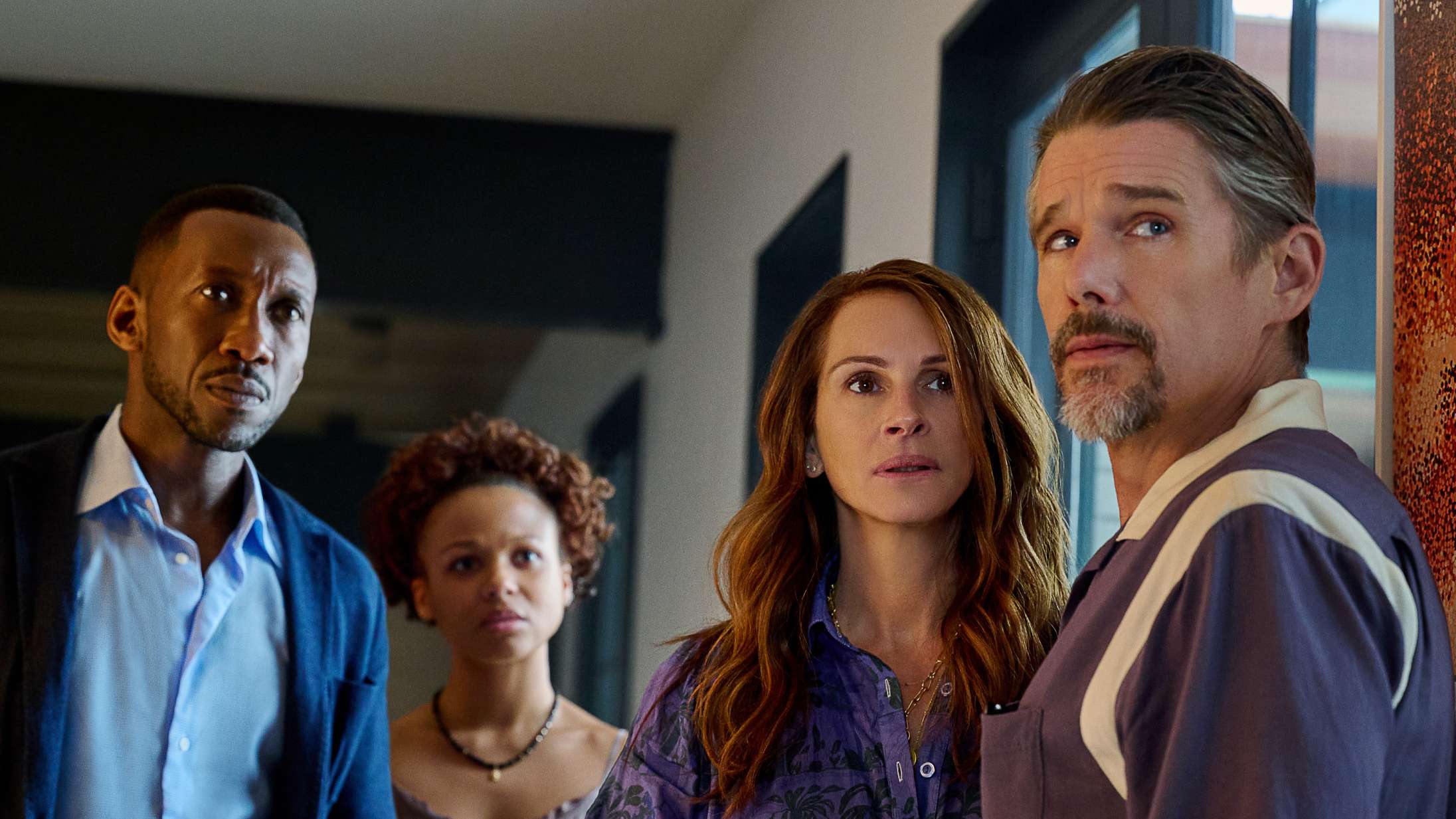 Julia Roberts og Ethan Hawke står over for verdens undergang i Netflix-thrilleren ‘Leave the World Behind’ – se traileren