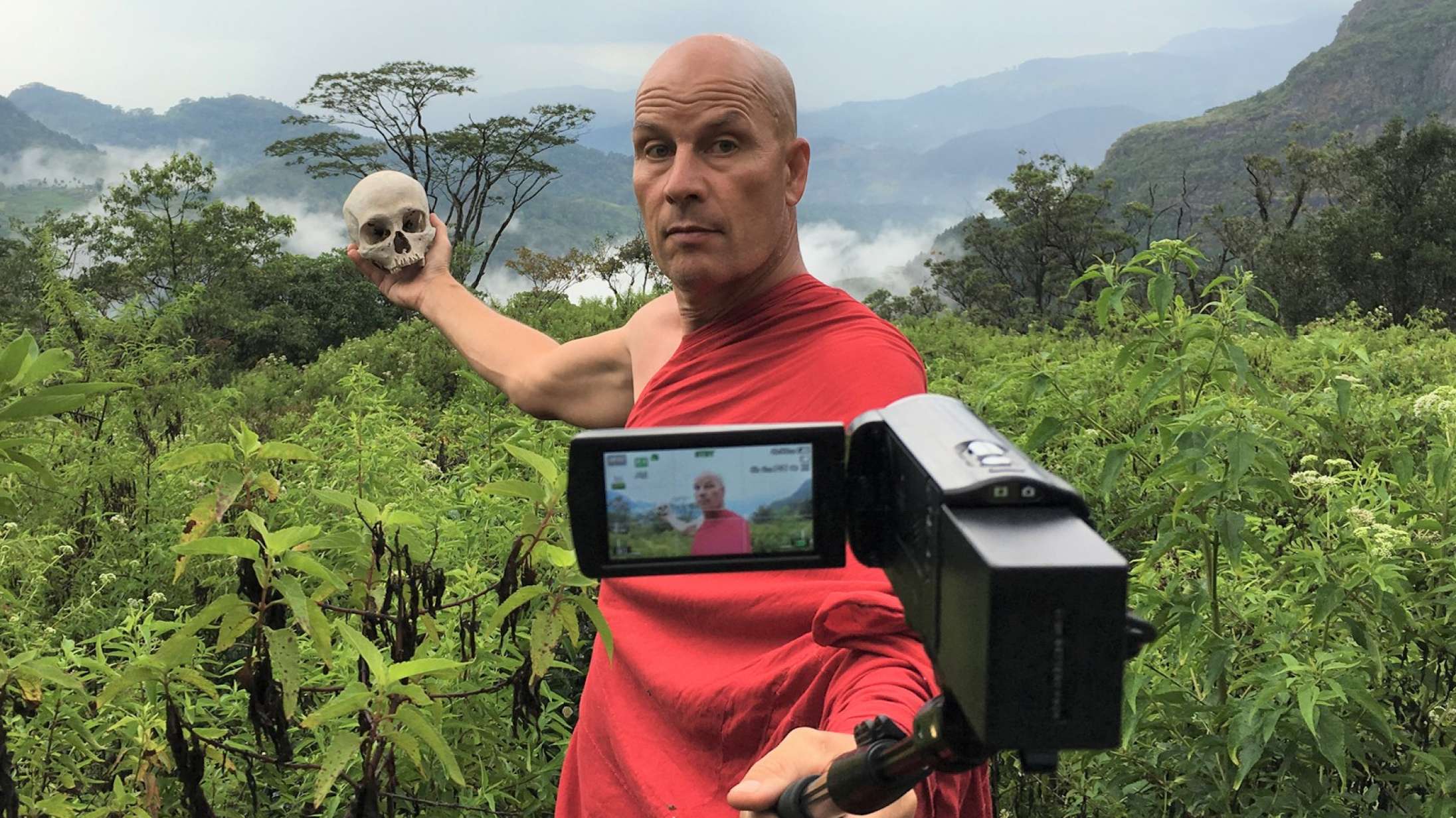 ’Munken’: Fascinerende dansk dokumentar tager den ene uventede drejning efter den anden