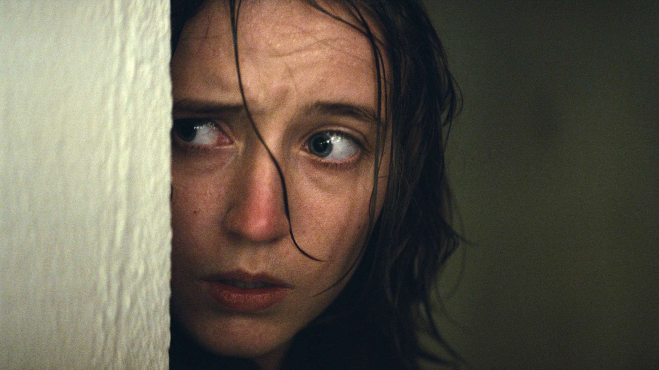 ’Nattevagten – dæmoner går i arv’: Ole Bornedals nye gyser er et overraskende generationssammenstød