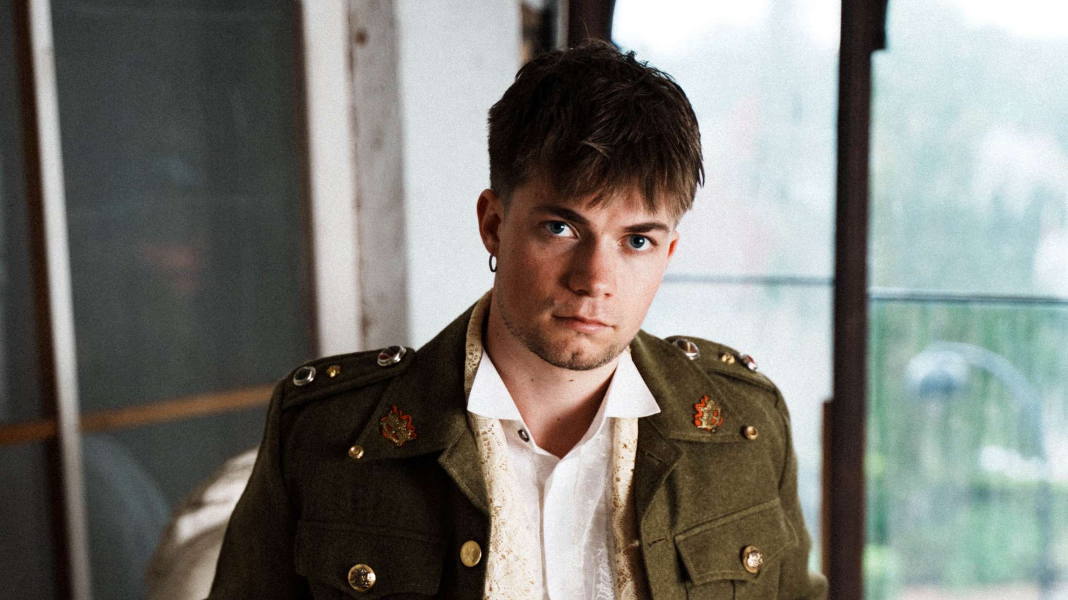 Bjørn er en fornem sangsmed – men én ting mangler på ‘Håbløs romantiker’