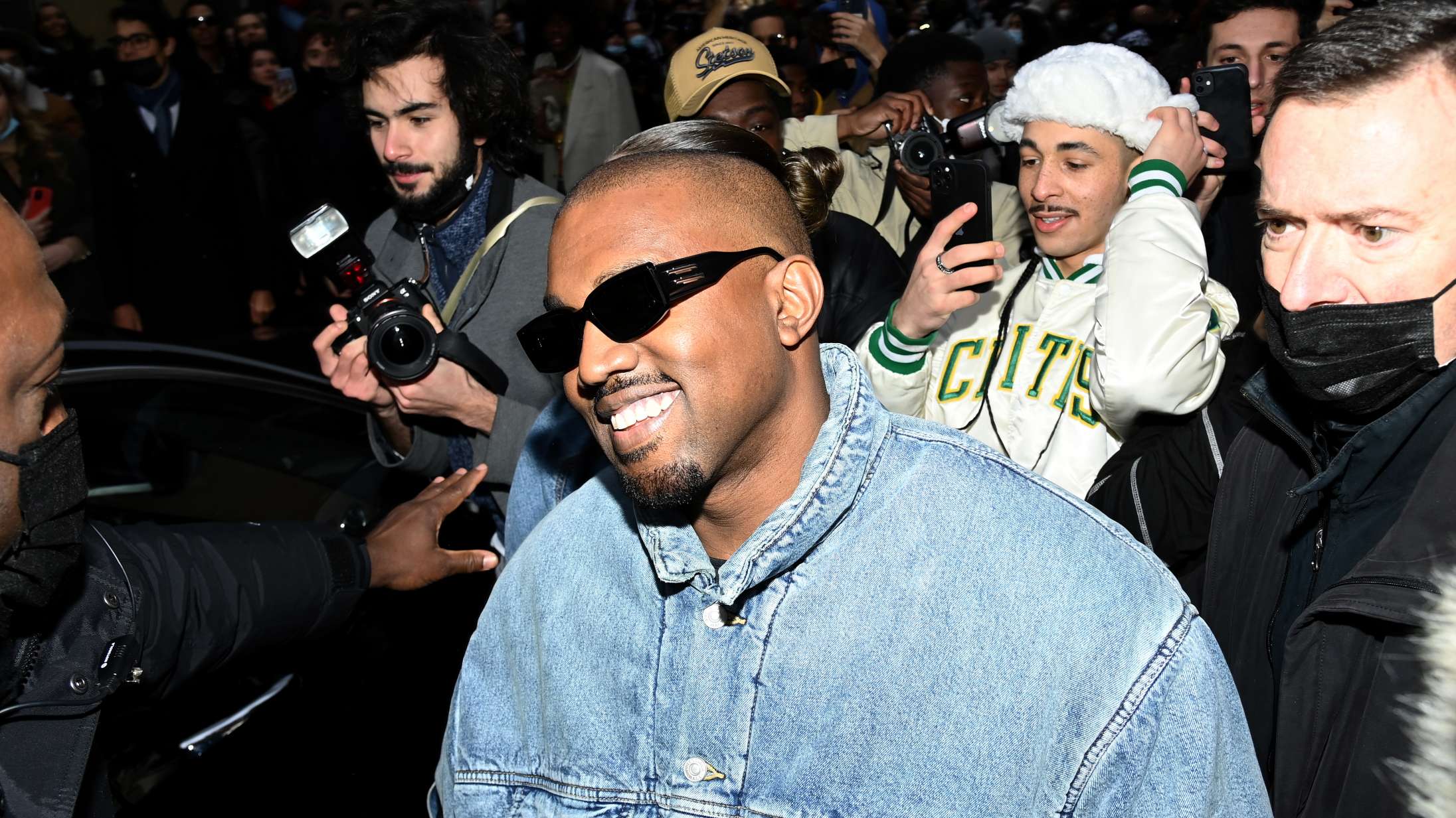 Kanye Wests nye album ‘Vultures 1’ er endelig ude overalt – se den vilde gæsteliste