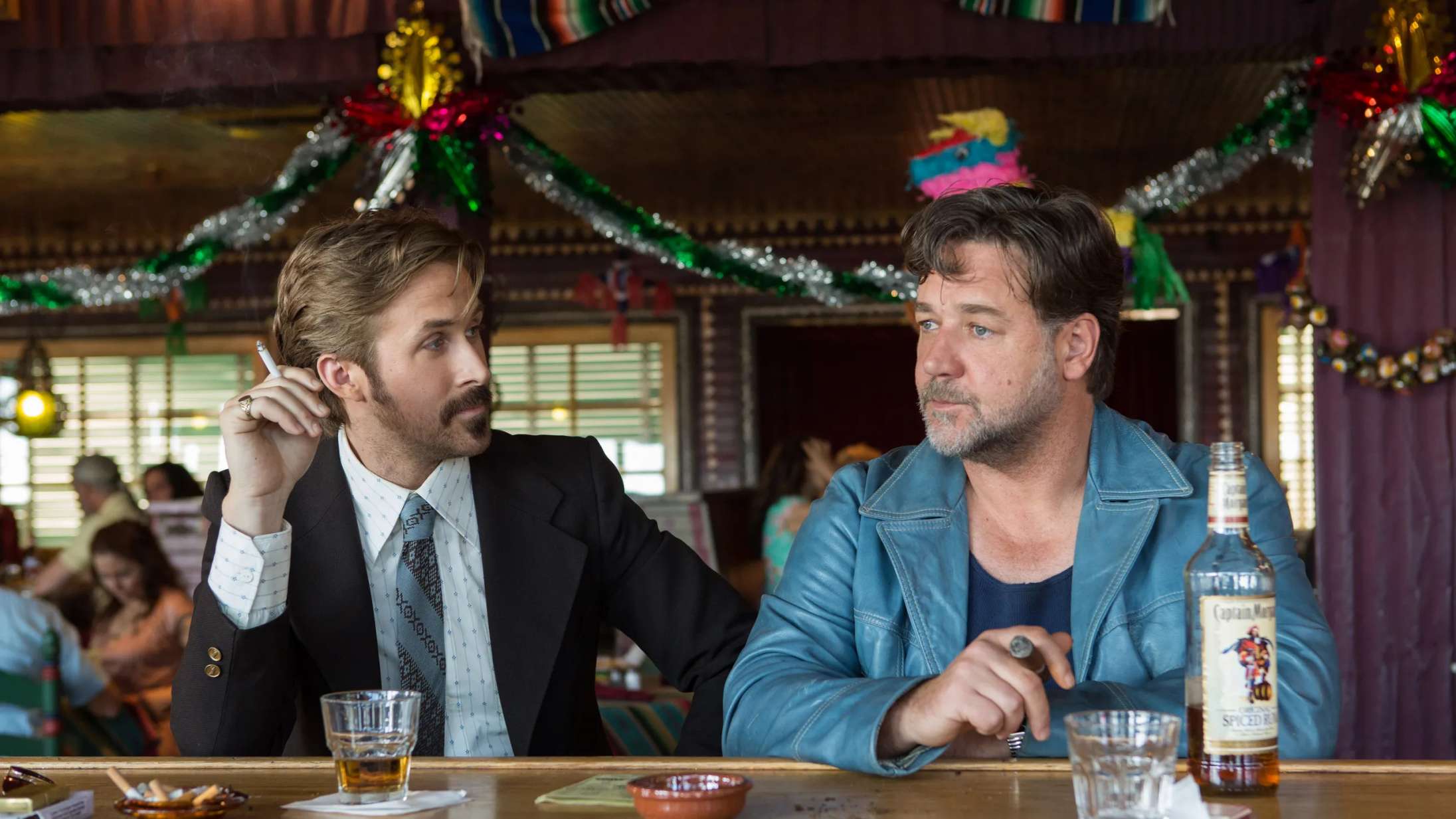 Floppede ved premieren: Ryan Gosling og Russell Crowes buddy-kemi udgør en af de bedste komedier i nyere tid