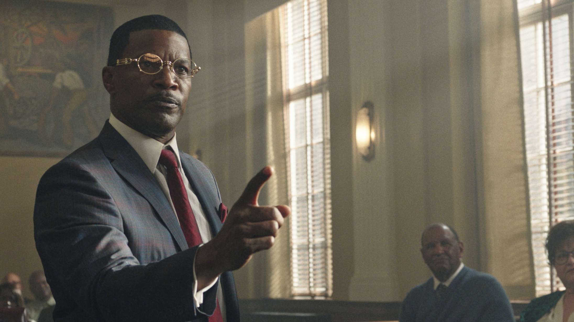 ‘The Burial’: Retssalsdrama med storspillende Jamie Foxx går i en forfriskende retning