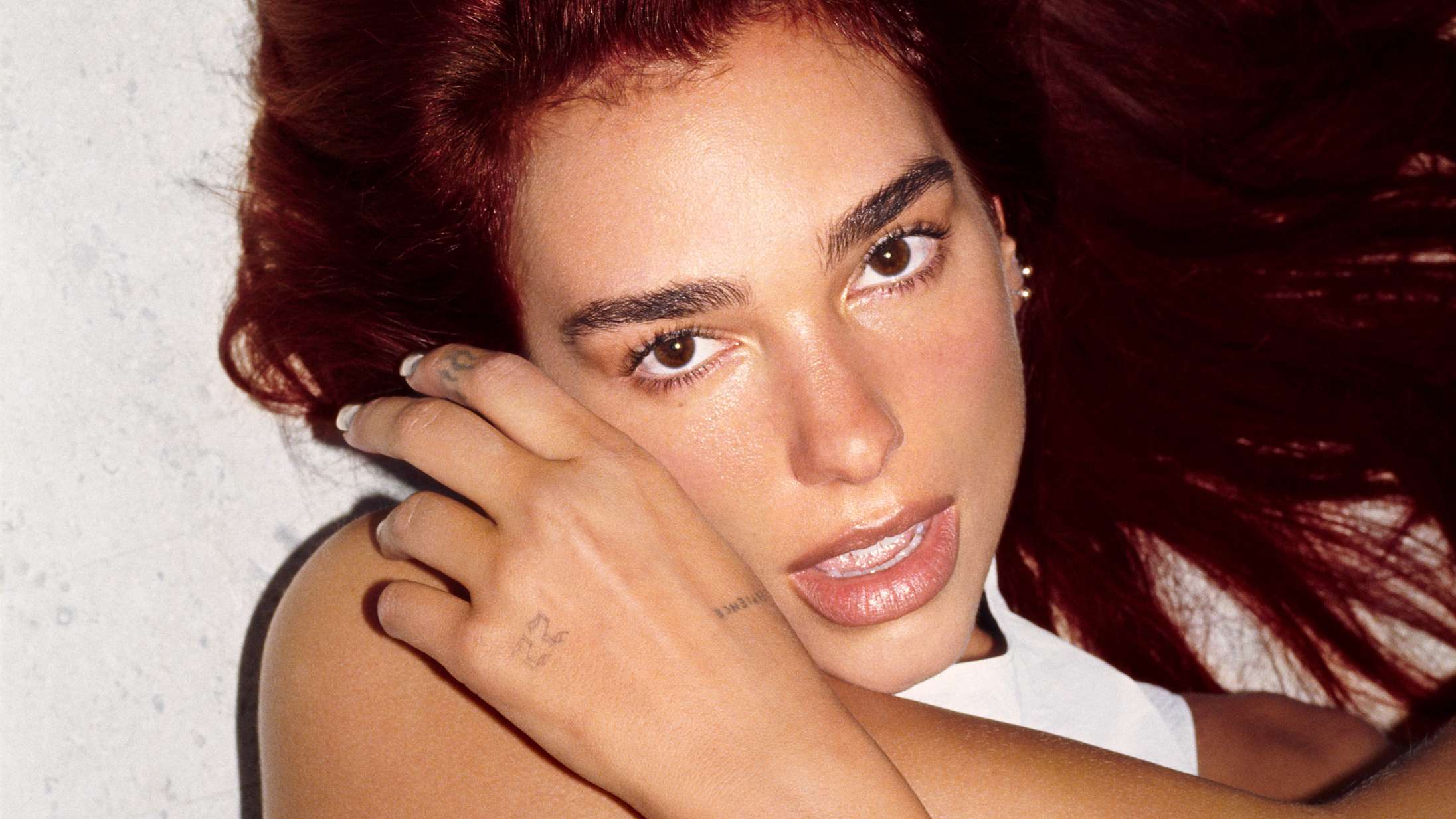 Dua Lipa annoncerer nyt album – se traileren til ‘Radical Optimism’