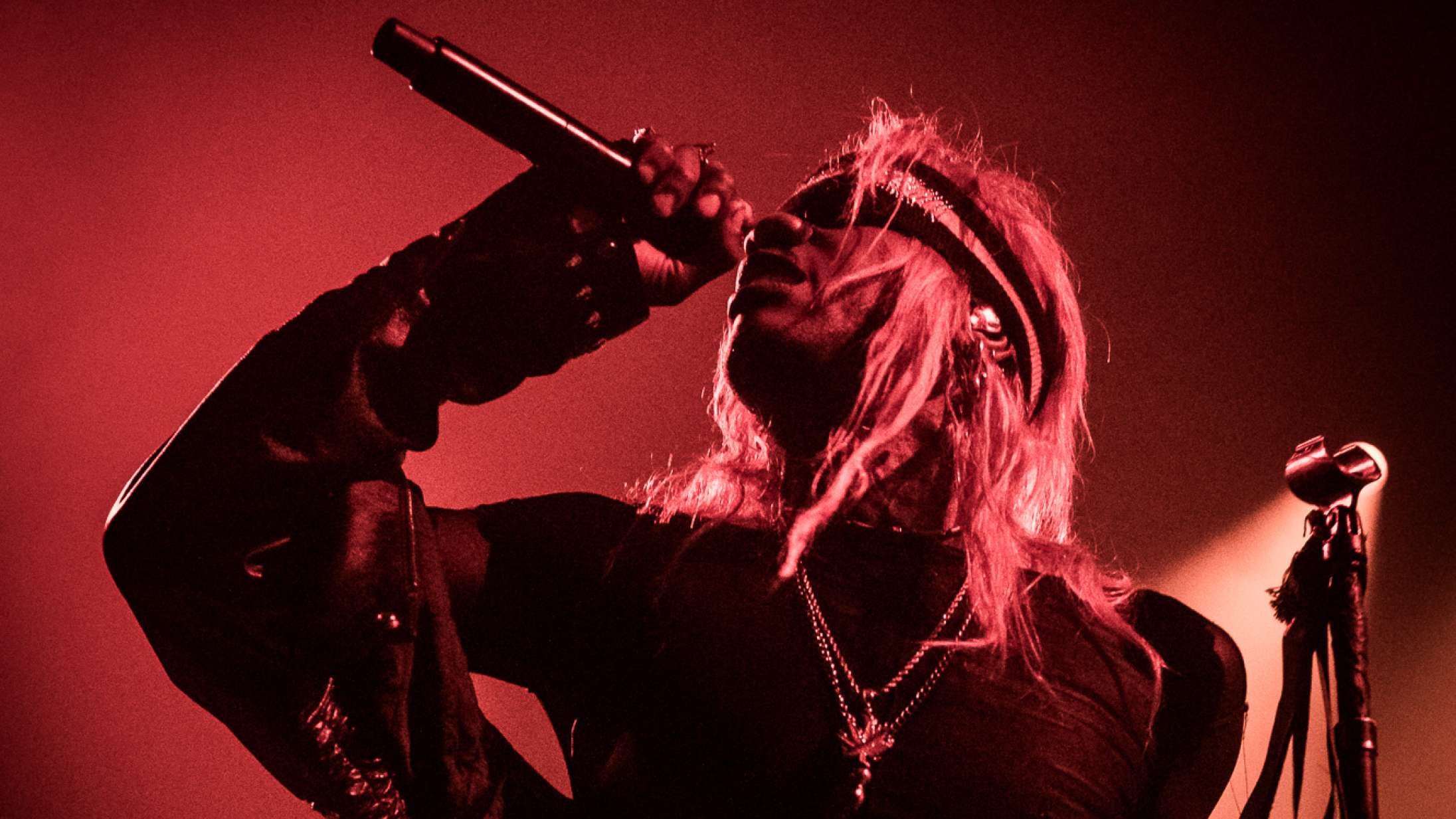 Yves Tumor blev buhet af scenen til Swedish House Mafia-koncert – langer ud efter publikum