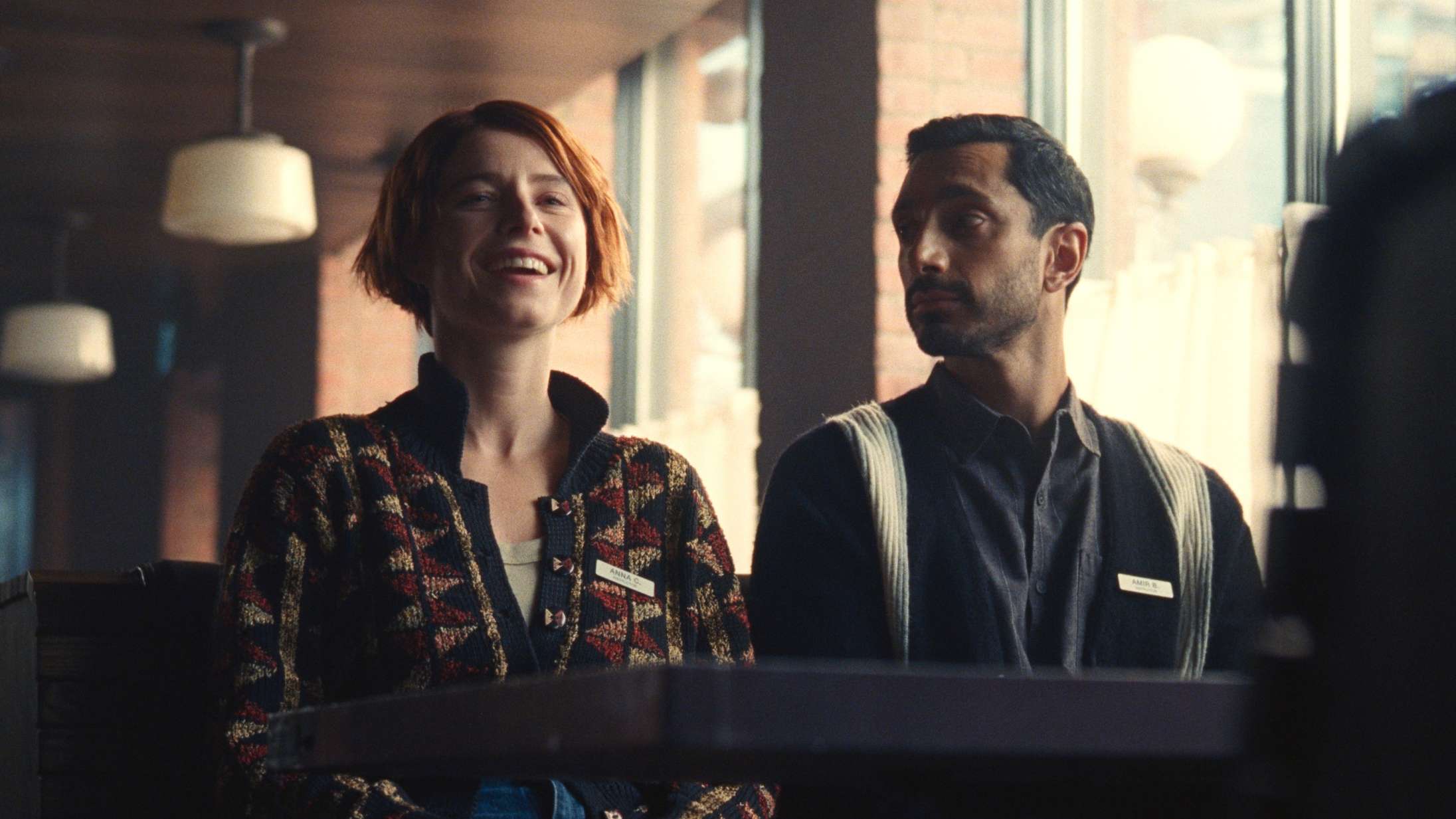 ’Fingernails’: Skarp skuespillertrio er det bedste i absurd sci-fi-scenarie