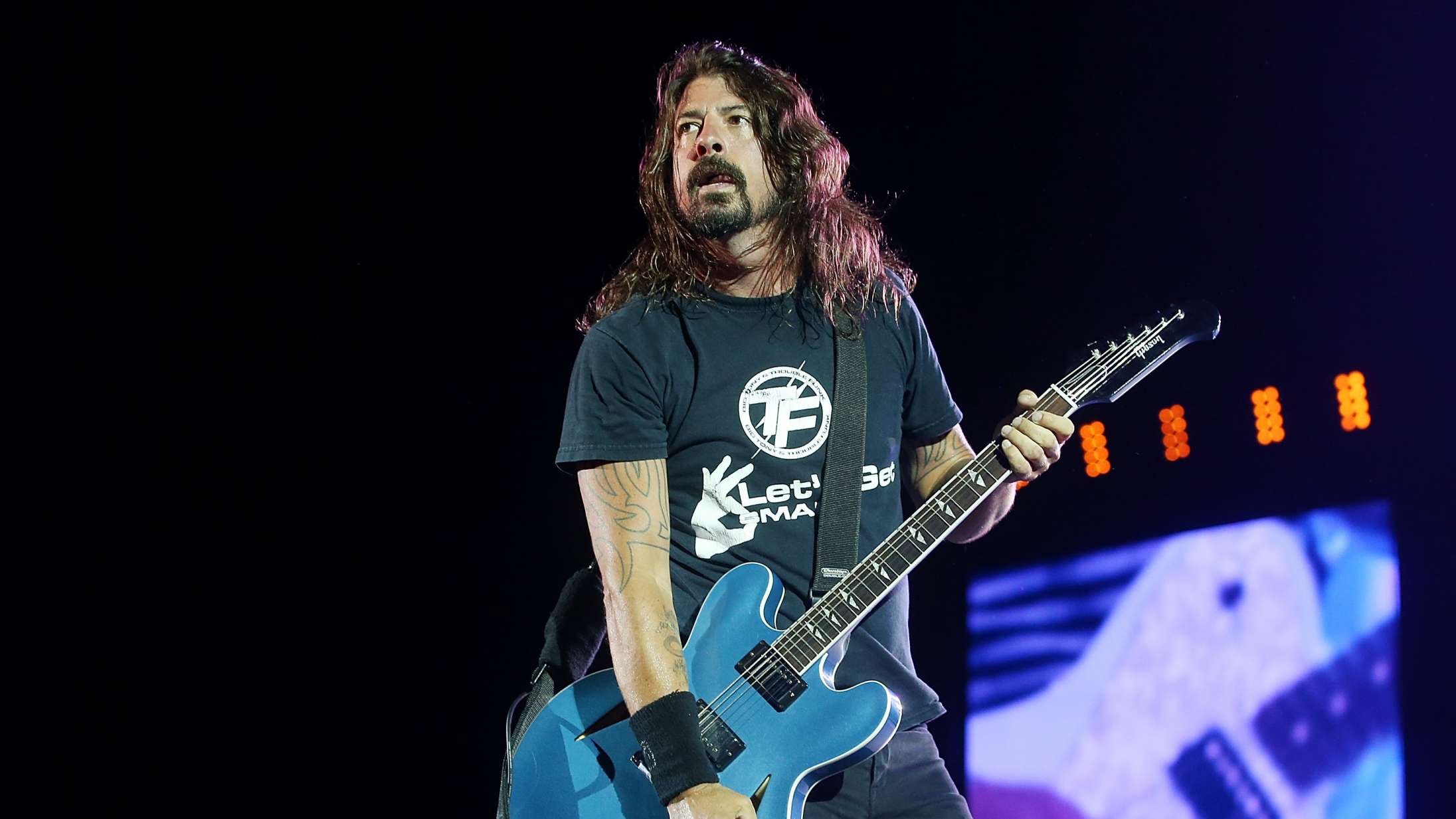 Dave Grohl bryder tavsheden om fyret Foo Fighters-medlem
