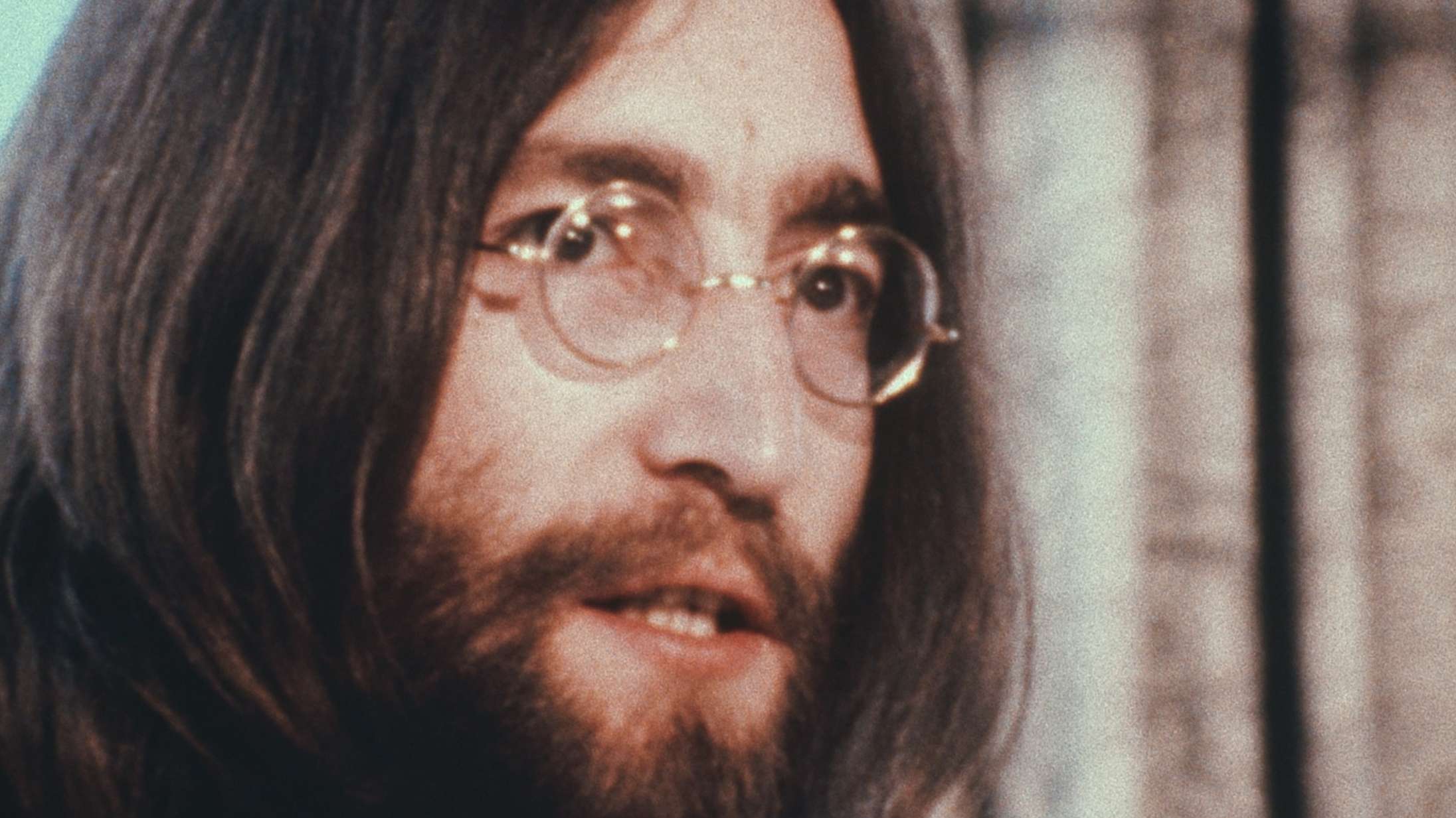 Ny dokumentar vil opklare, hvorfor John Lennon blev myrdet – se traileren til ’John Lennon: Murder Without a Trial’