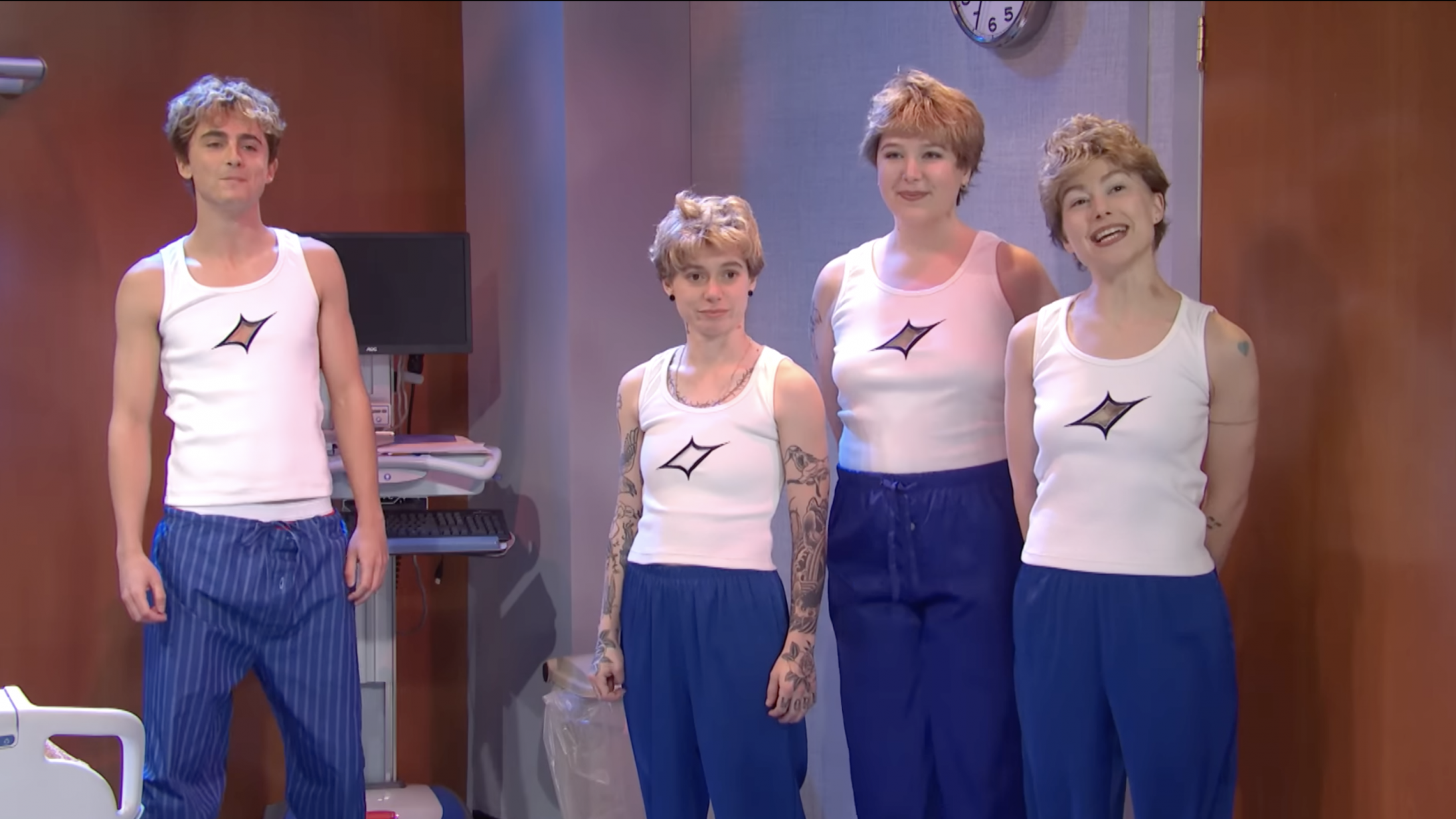 Se Timothée Chalamet og Boygenius klædt ud som Troye Sivan i ny ‘Saturday Night Live’-sketch