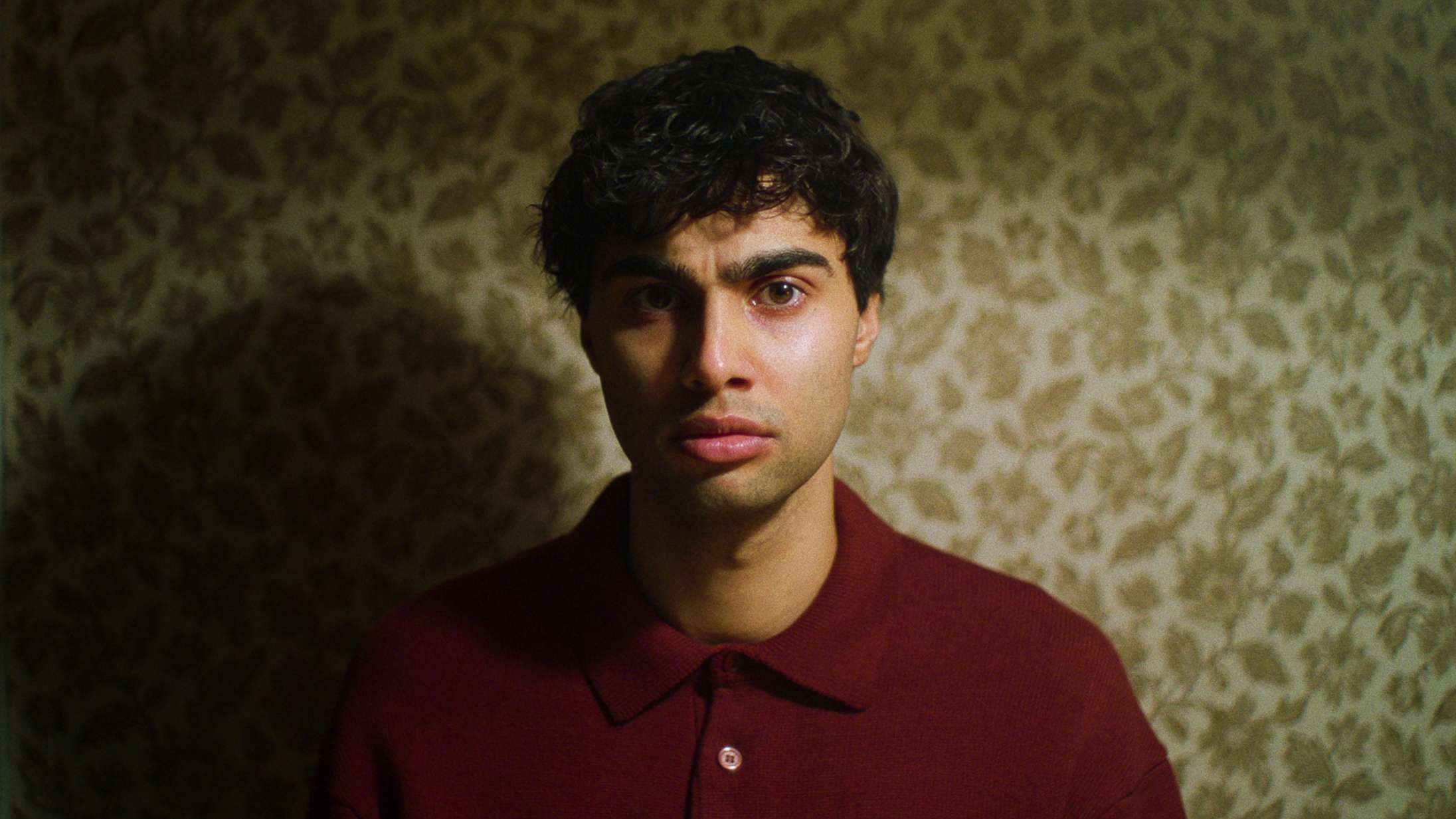 ‘Tore’: Svensk Netflix-serie excellerer i bjergtagende præstationer og nuttede øjeblikke