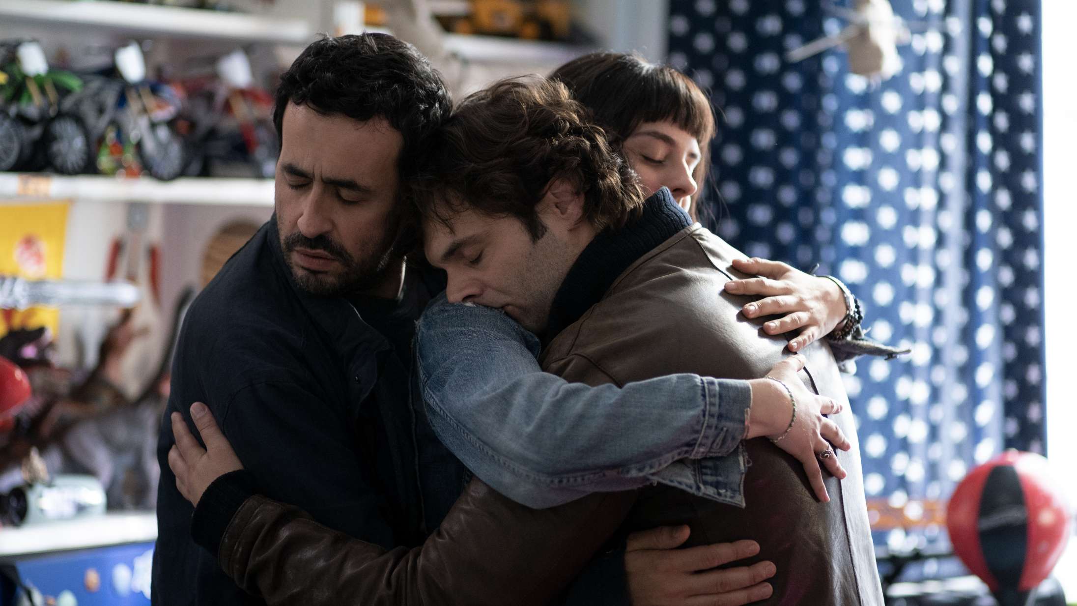 ‘Et svært år’: Duoen bag ’De urørlige’ taber bolden i ny feelgood-komedie