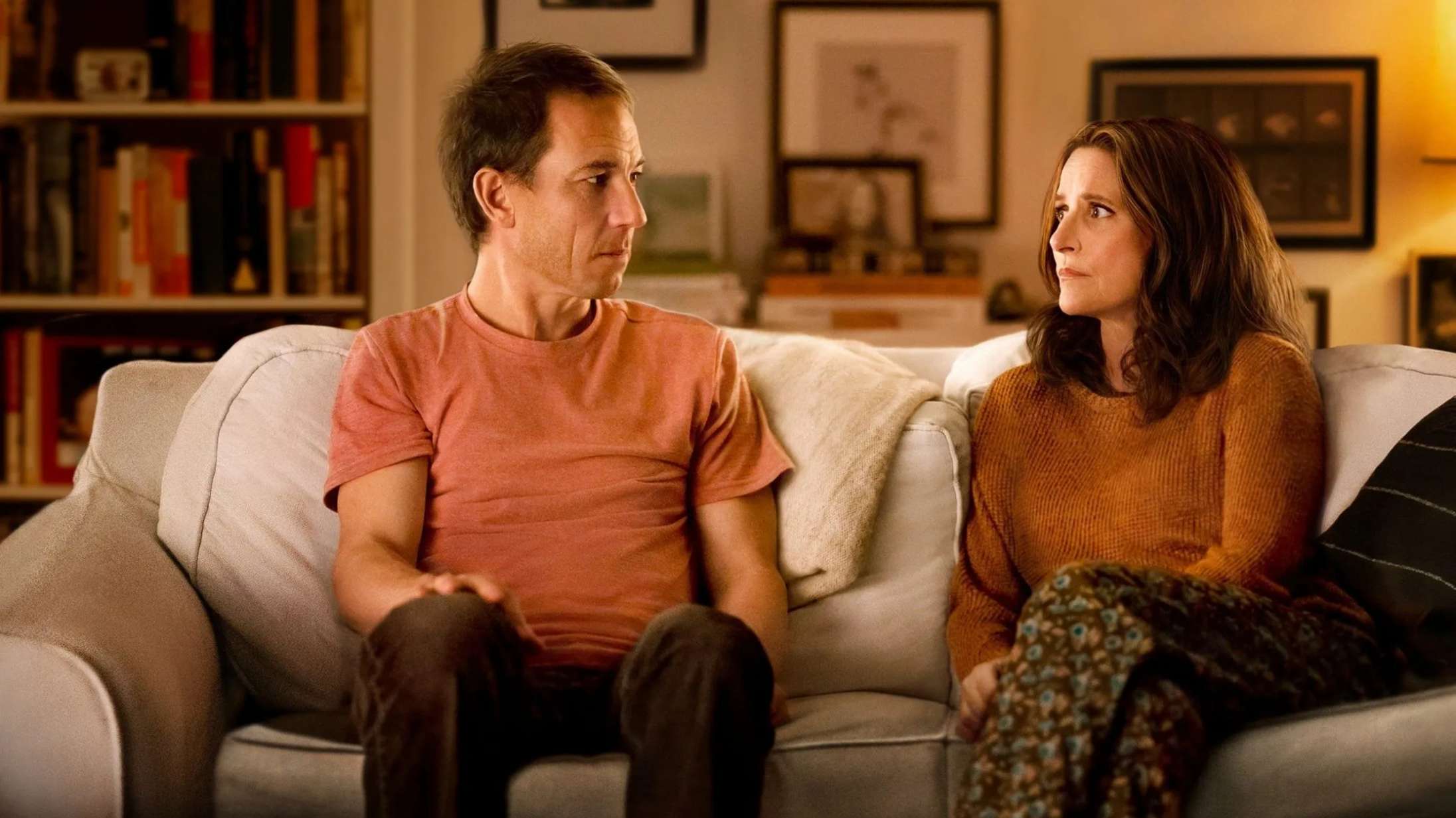 ‘You Hurt My Feelings’: Komedie med Julia Louis-Dreyfus er sjov på den knivskarpt terapeutiske måde