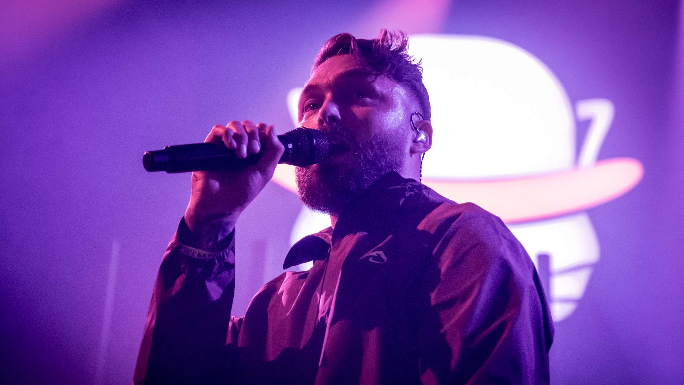 Gilli viste Store Vega, at man kan presse hele 30 sange og fire gæstestjerner ind i én koncert