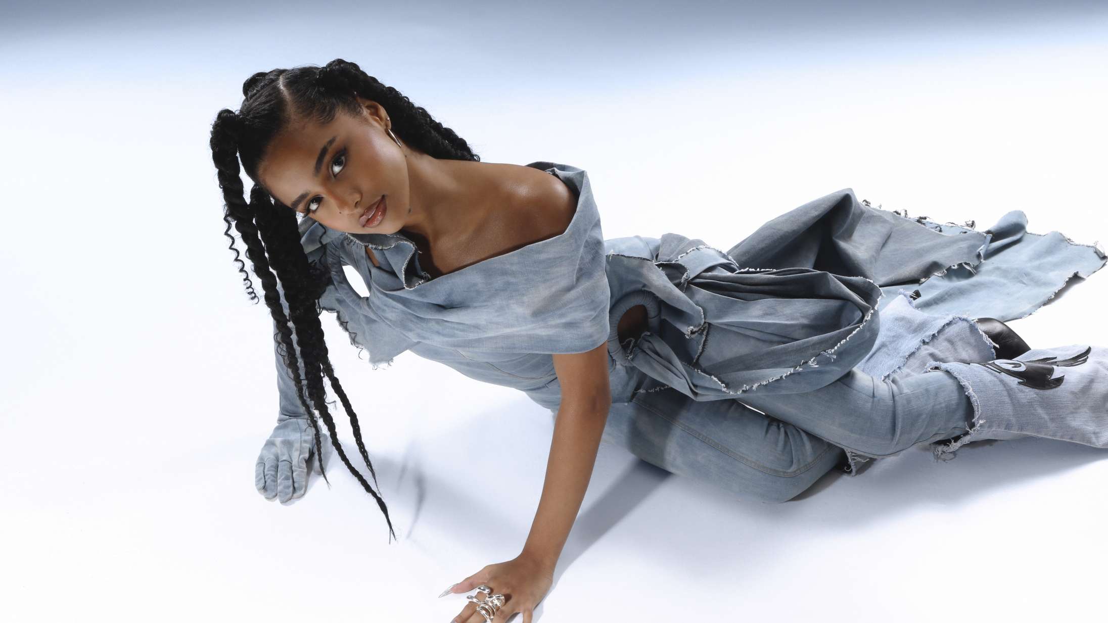 Her er 10 internationale popnavne, du skal holde skarpt øje med i 2024