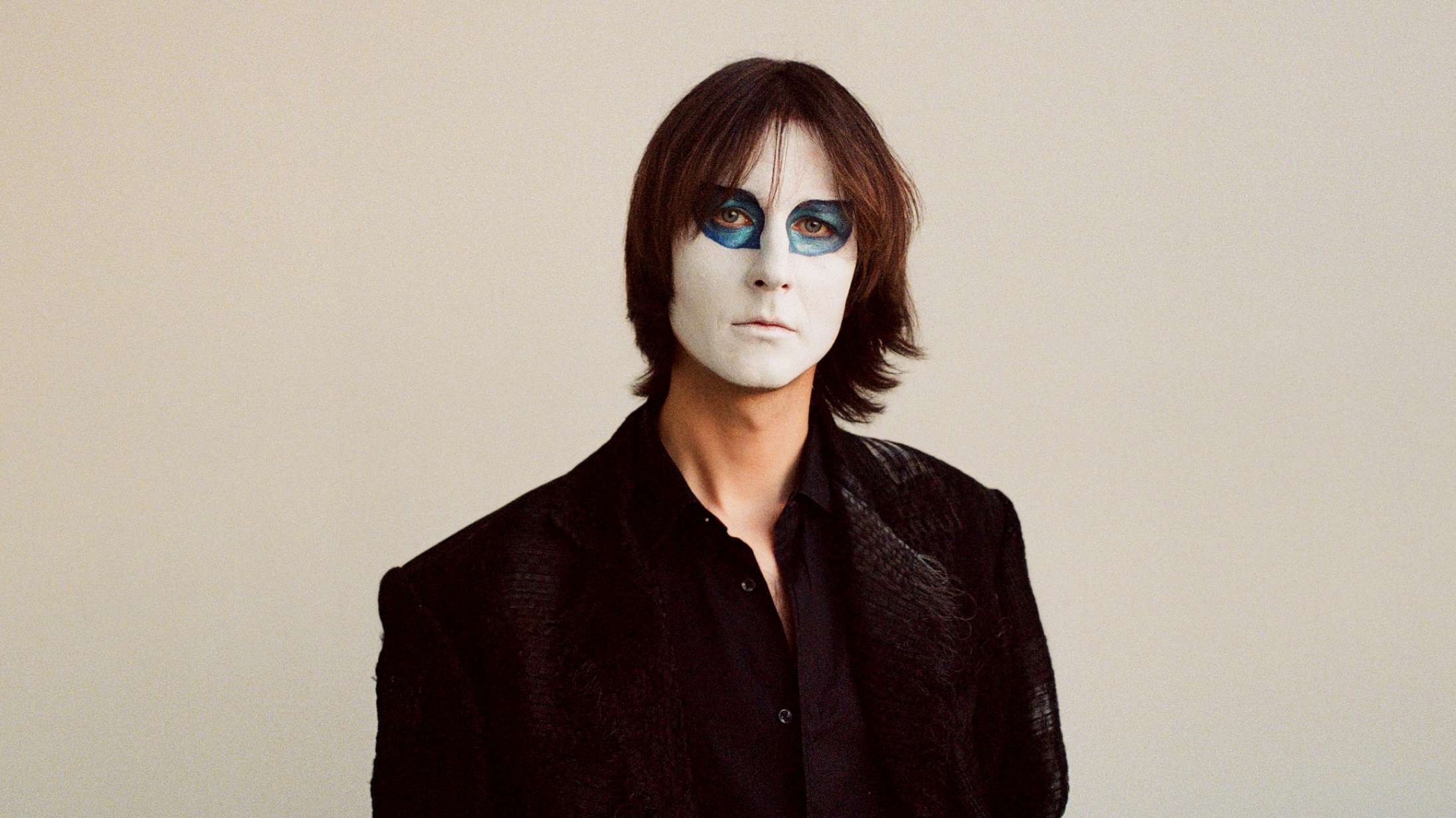 For otte år siden forsvandt et stort navn fra den danske musikscene – nu er Vinnie Who tilbage