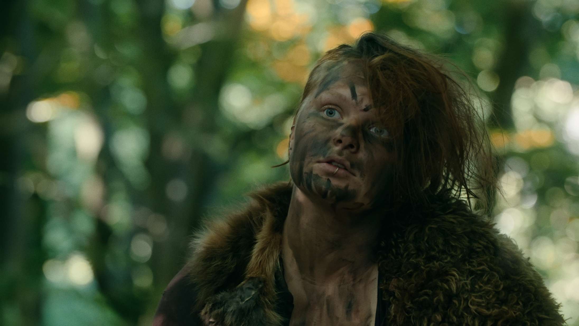 Unge kæmper med sværd for deres trivsel i den rørende trailer til dokumentarserien ‘Med drager mod dæmoner’