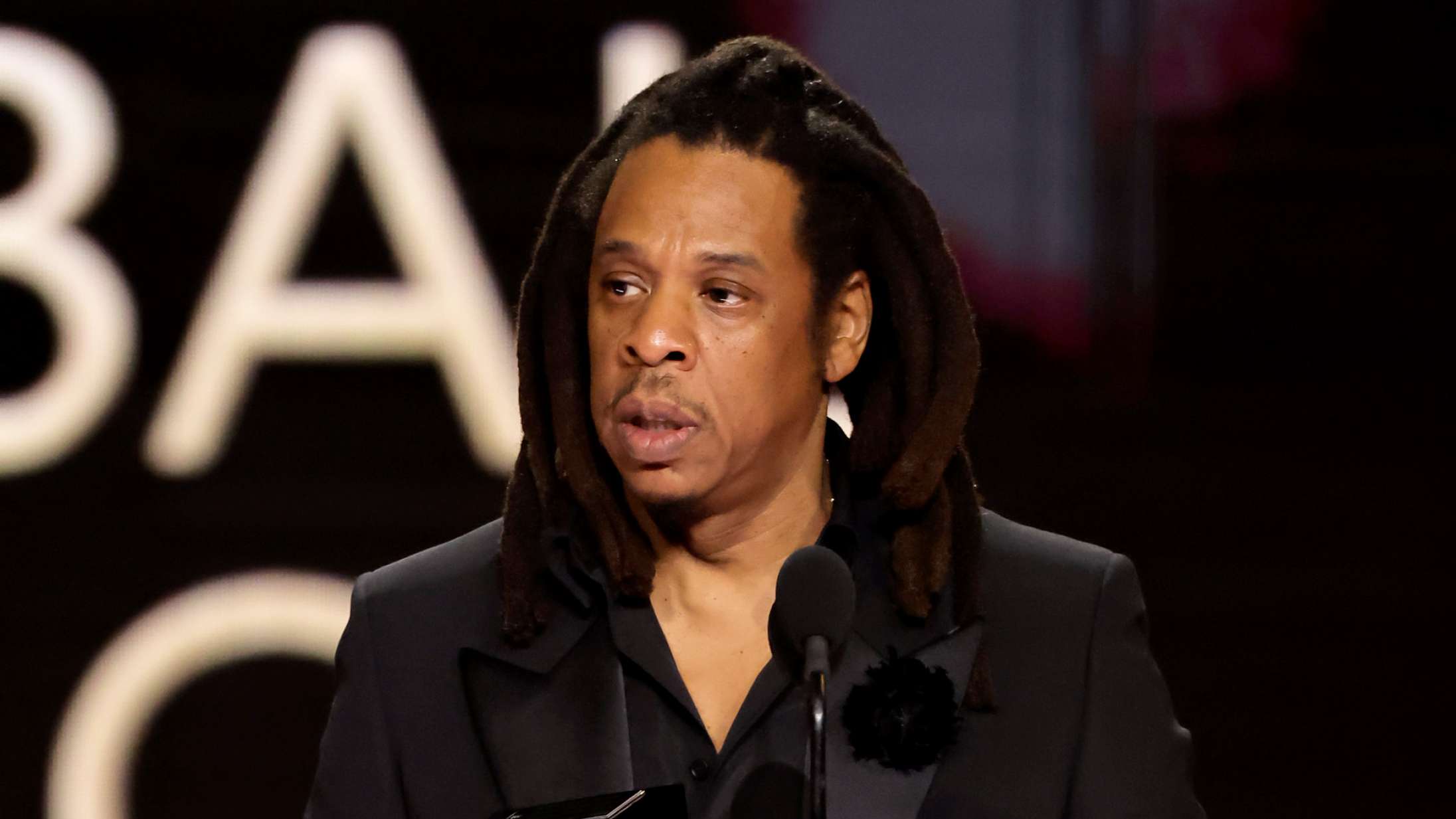 Jay-Z kritiserede Grammy Awards under takketale: »Det fungerer ikke«