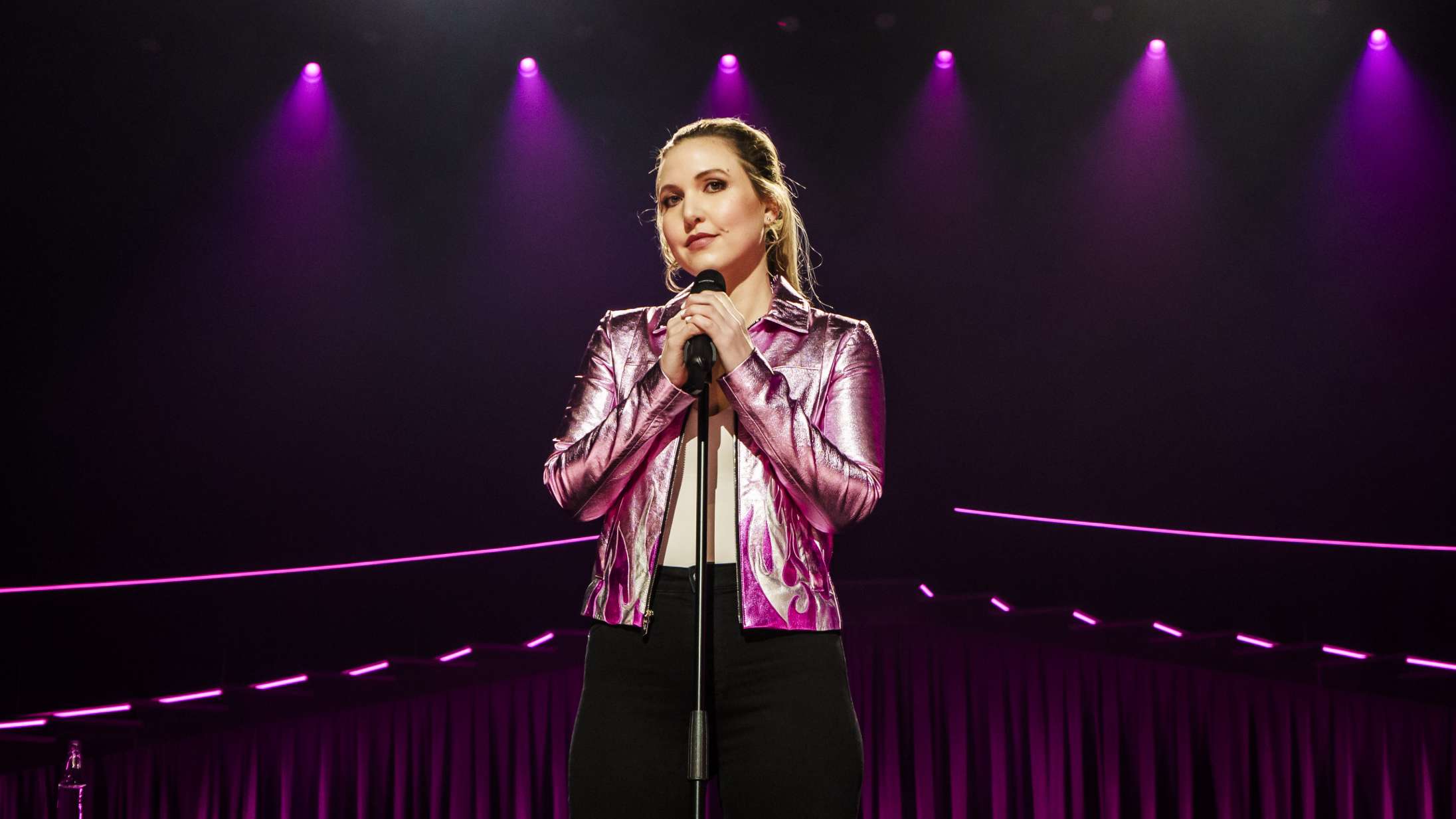 ’Taylor Tomlinson: Have It All’: Når Netflix-aktuel komiker er bedst, føler man sig klædt af til skindet