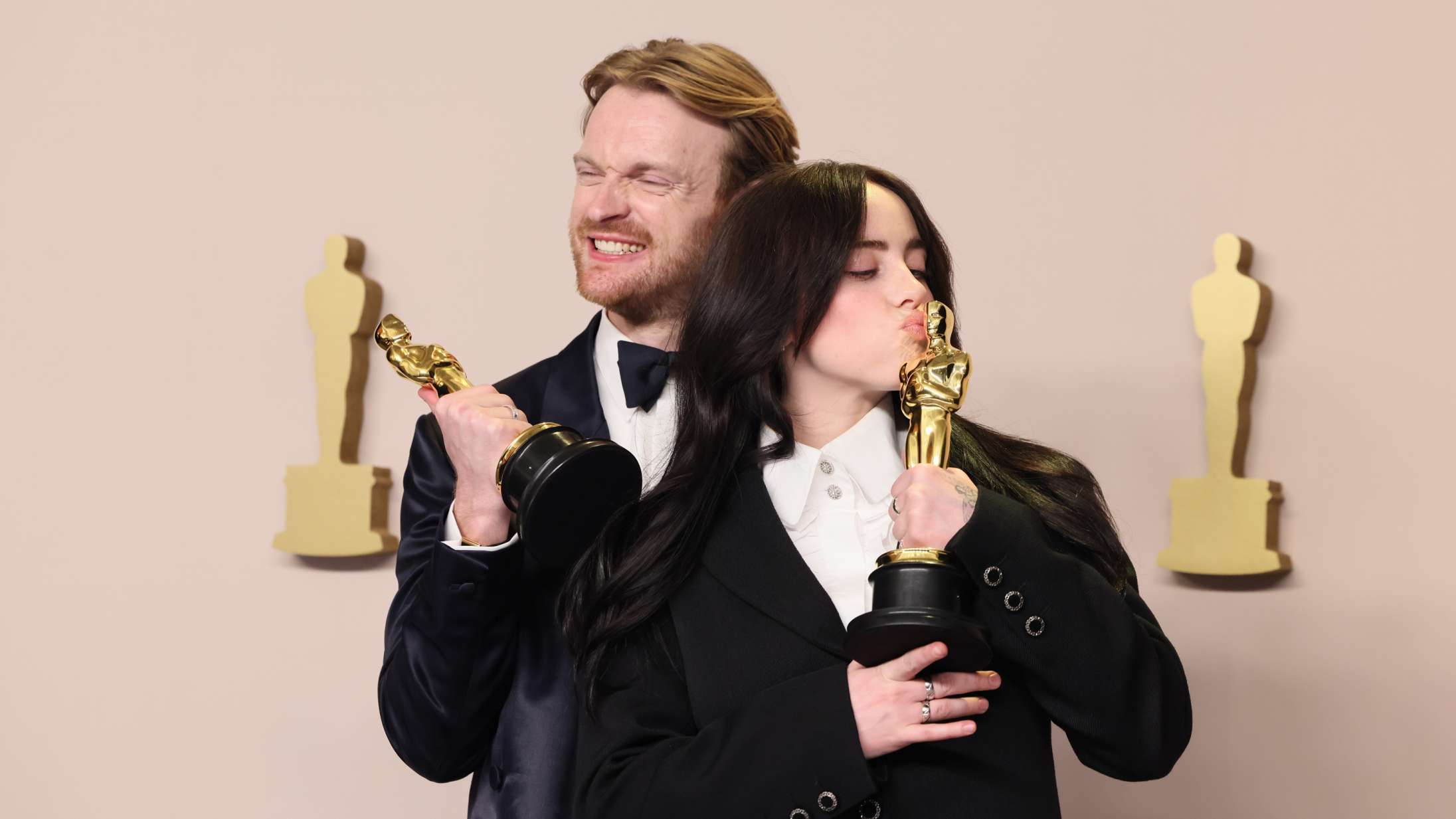 »Jeg havde et mareridt om det her«: Se Billie Eilish’ komiske Oscar-takketale