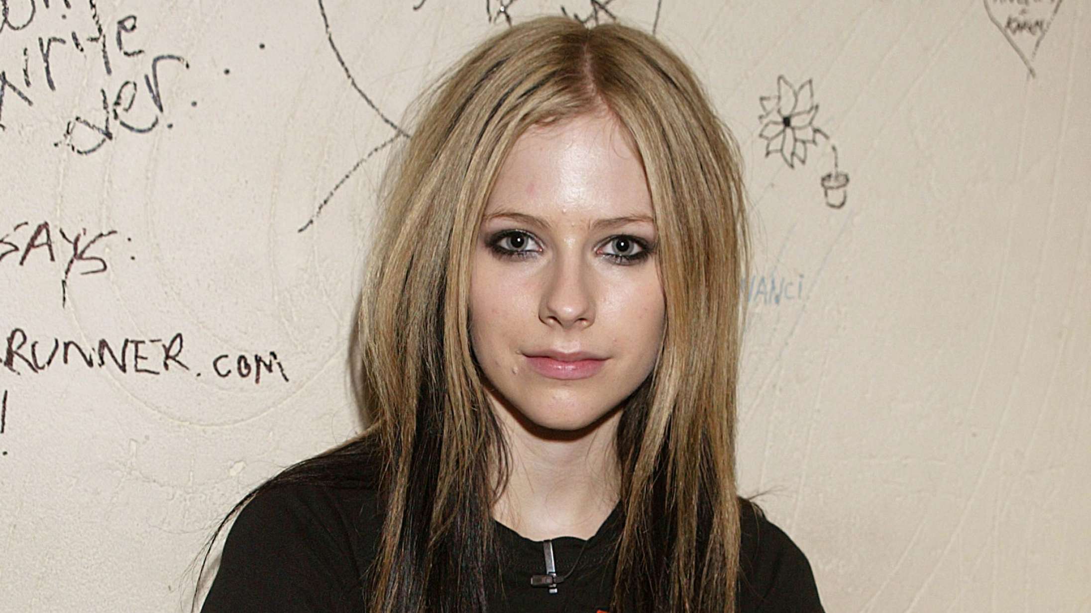 ’Who Replaced Avril Lavigne? Joanne McNally Investigates’ er et kaninhul man ikke vil op fra