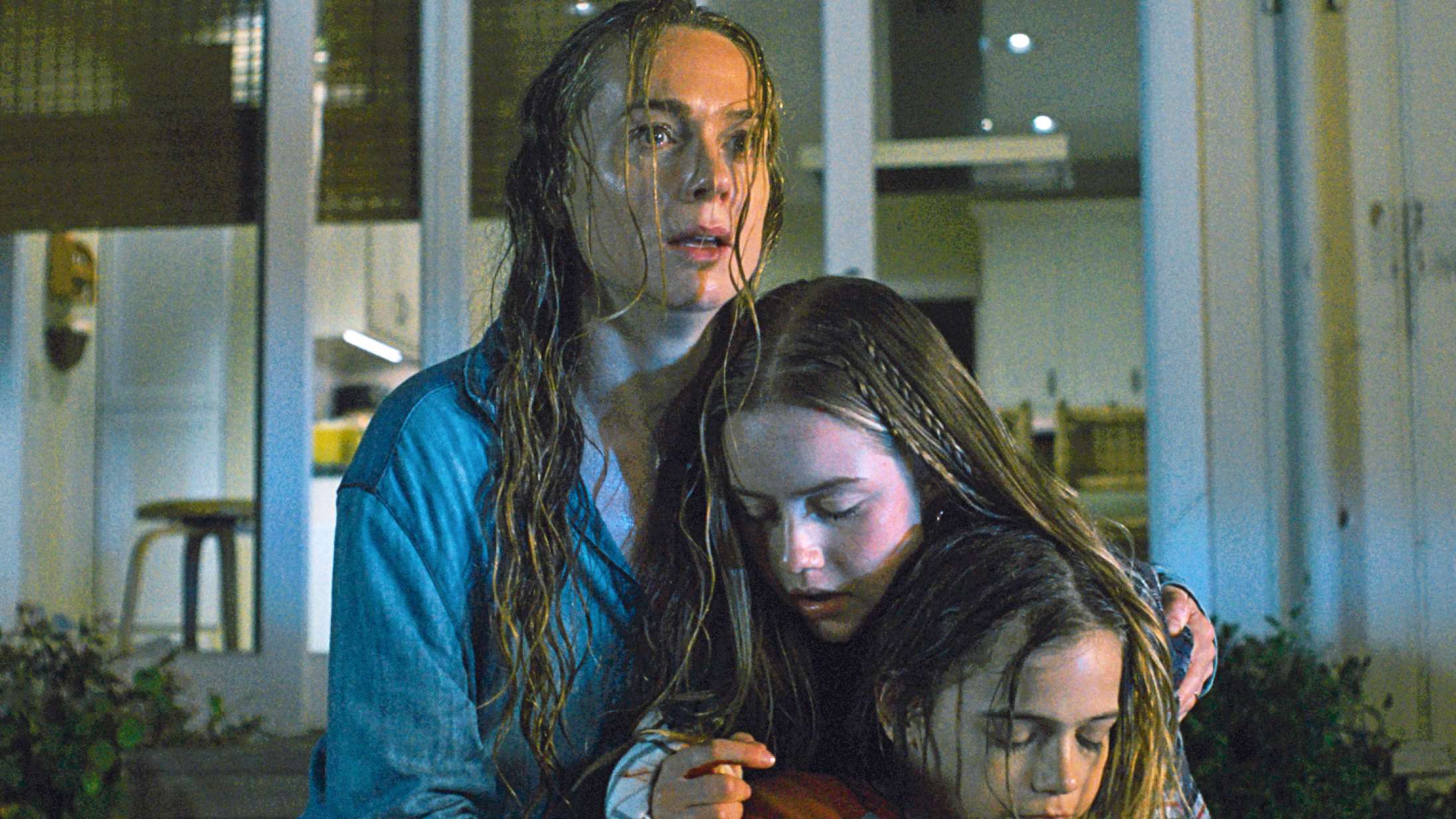 ’Night Swim’: Blumhouse-gyser om hjemsøgt swimmingpool træder vande i 98 minutter