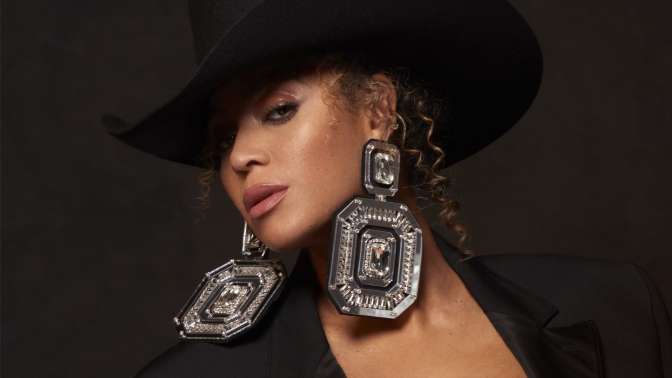 Beyoncés nye album ‘Cowboy Carter’ er ude – med besøg af Miley Cyrus ...