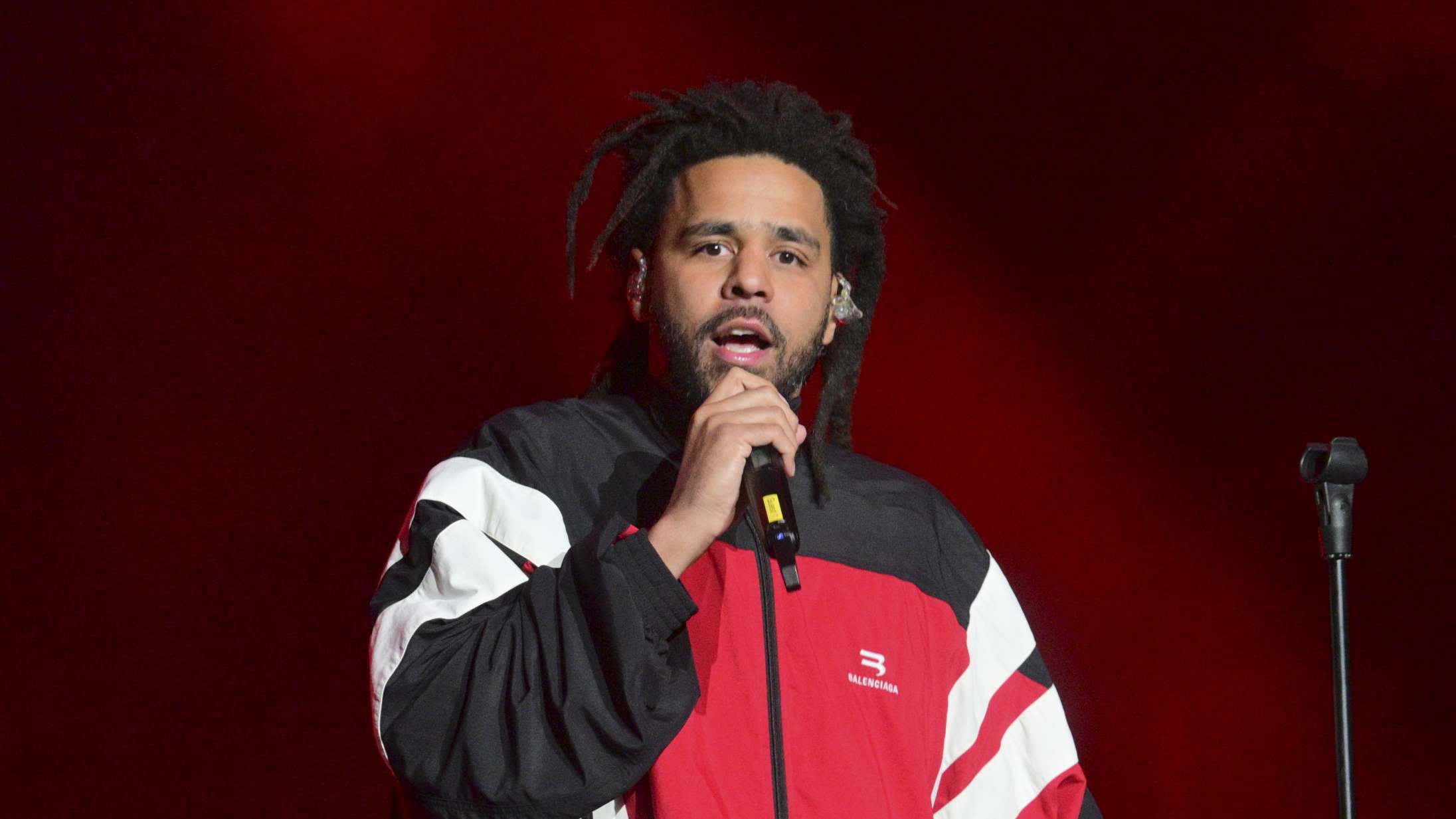 J. Cole disser Kendrick Lamar tilbage på nyt surprise-album
