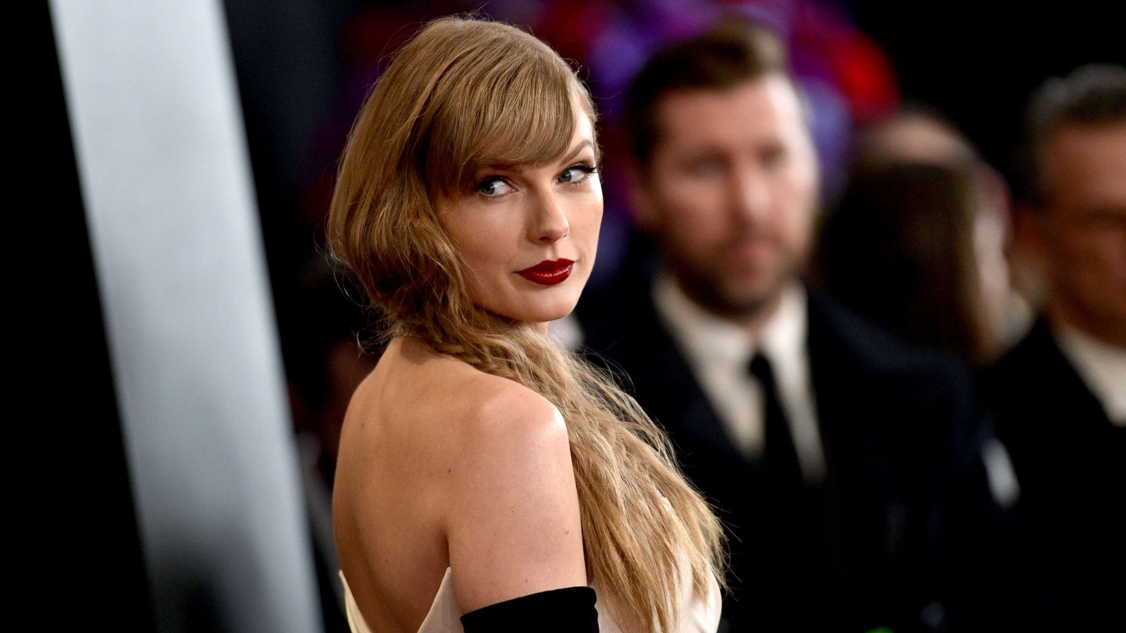Taylor Swifts nye album går nummer 1 – står nu lige med Jay-Z’s hitlisterekord