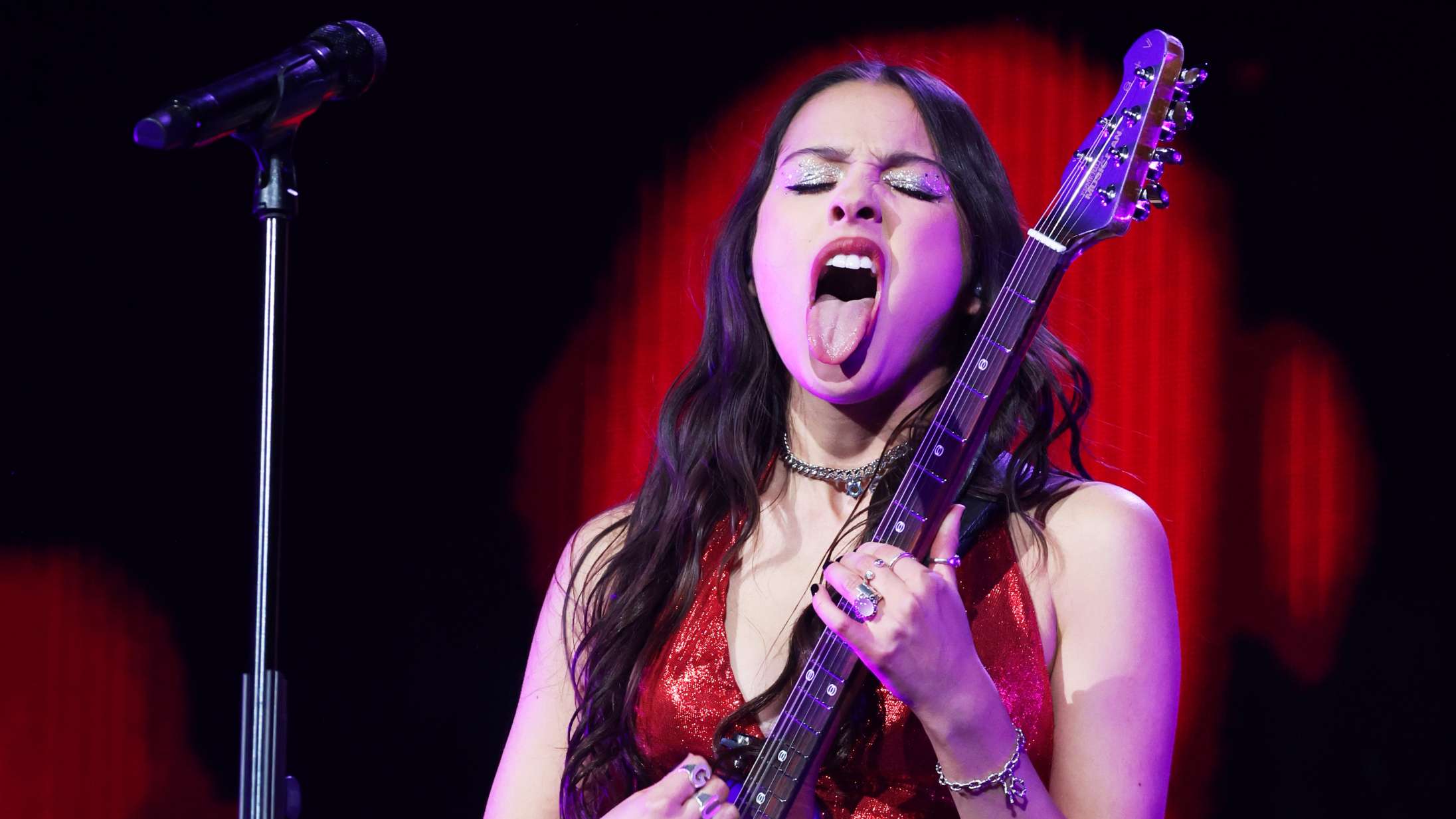 Olivia Rodrigo overrasker med cover af Fontaines D.C. – se videoen