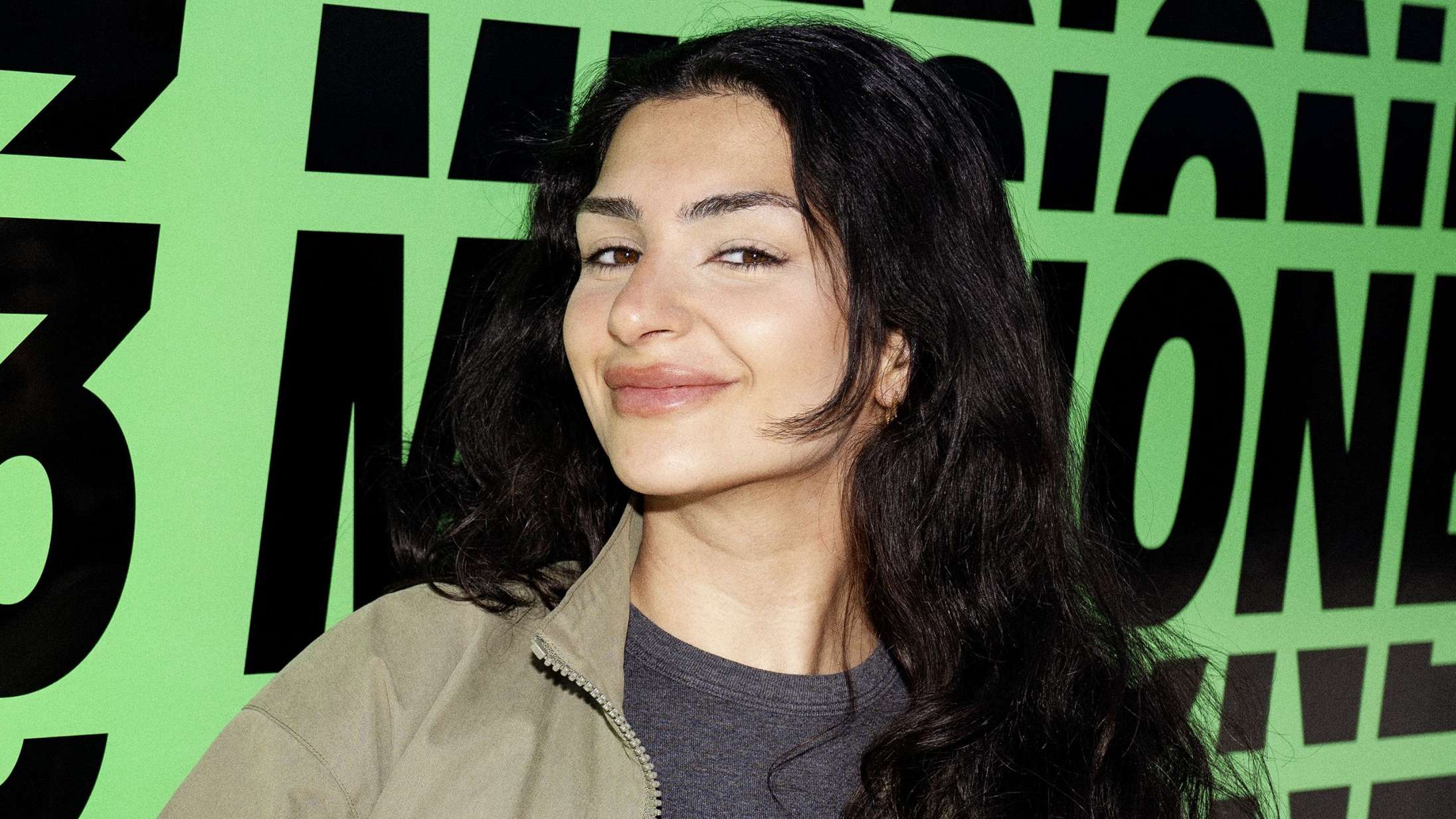 Se Helin Erdem udlevere sig selv (og alle os andre) i photoshop-reel