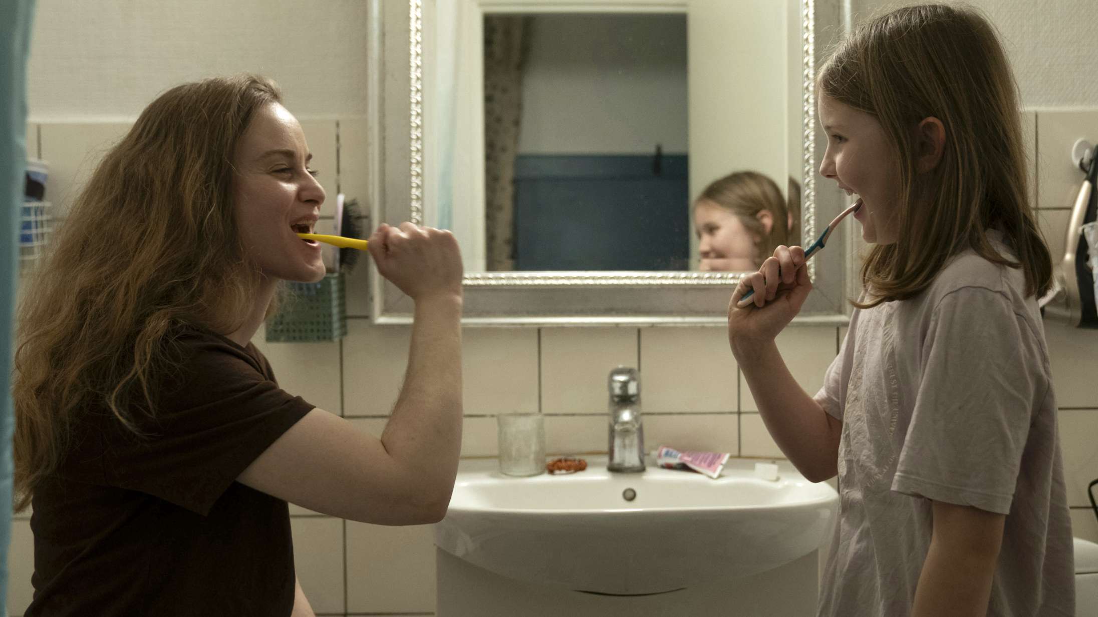 Frelle Petersen fuldender sin hjemstavnstrilogi med film om en hjemmehjælpers work-life-balance