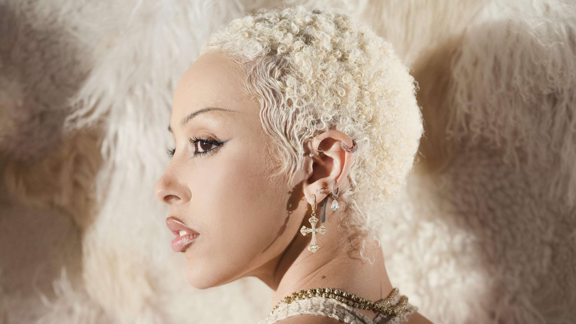 Doja Cat annoncerer kærlighedsalbummet ‘Vie’ – lyt til den 80’er-poppede førstesingle ‘Jealous Type’