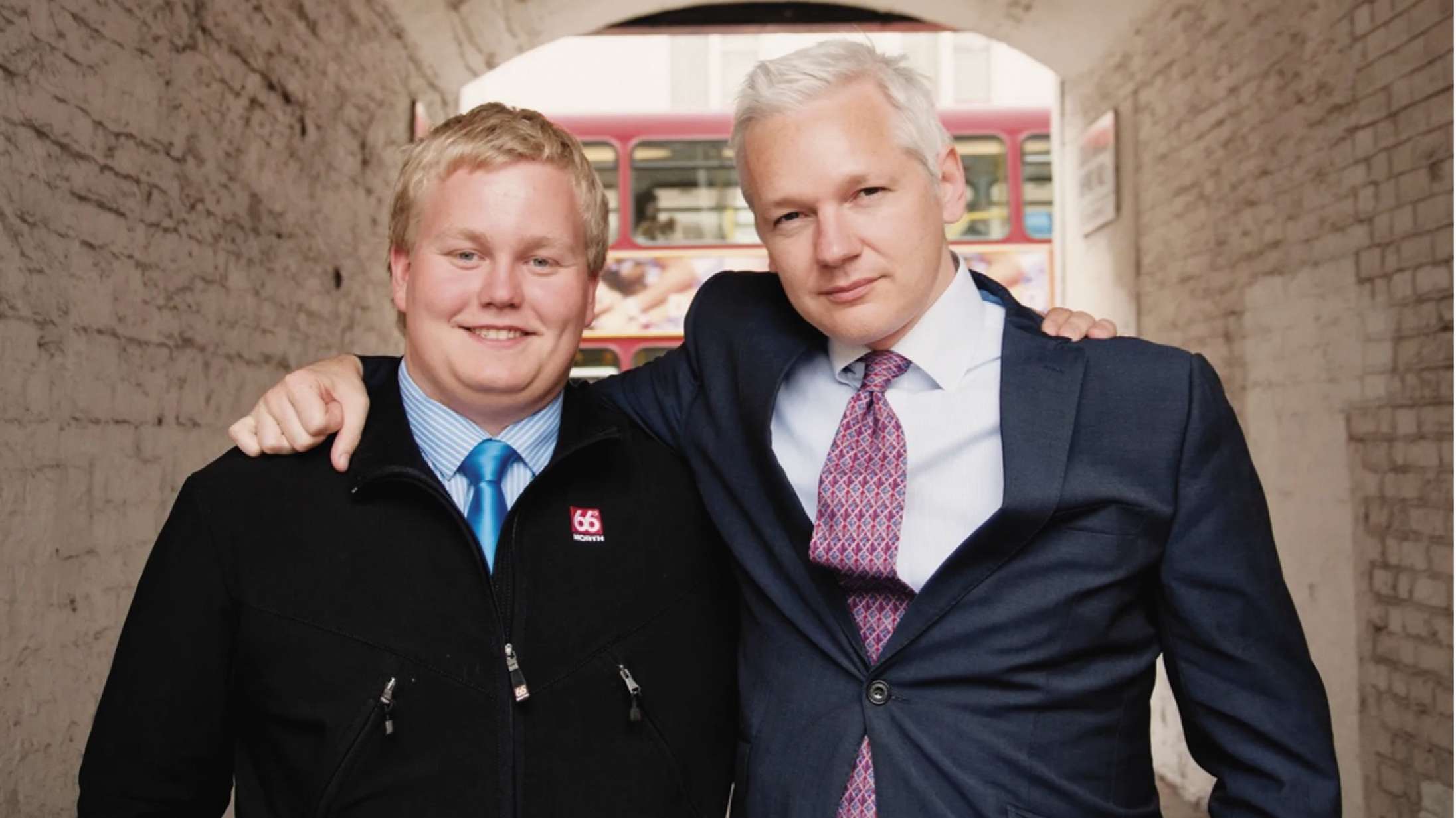’Siggi – drengen, der blev FBI-spion’: Julian Assanges islandske teenagesidekick blotter sit sande jeg i unik dokumentar