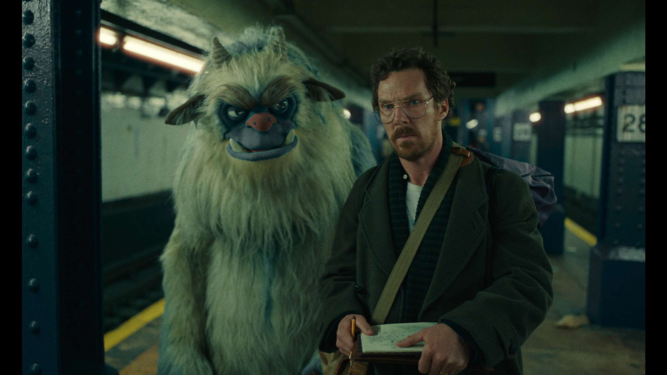 ’Eric’: Benedict Cumberbatch og bamse er et hovedløst monster af en Netflix-serie