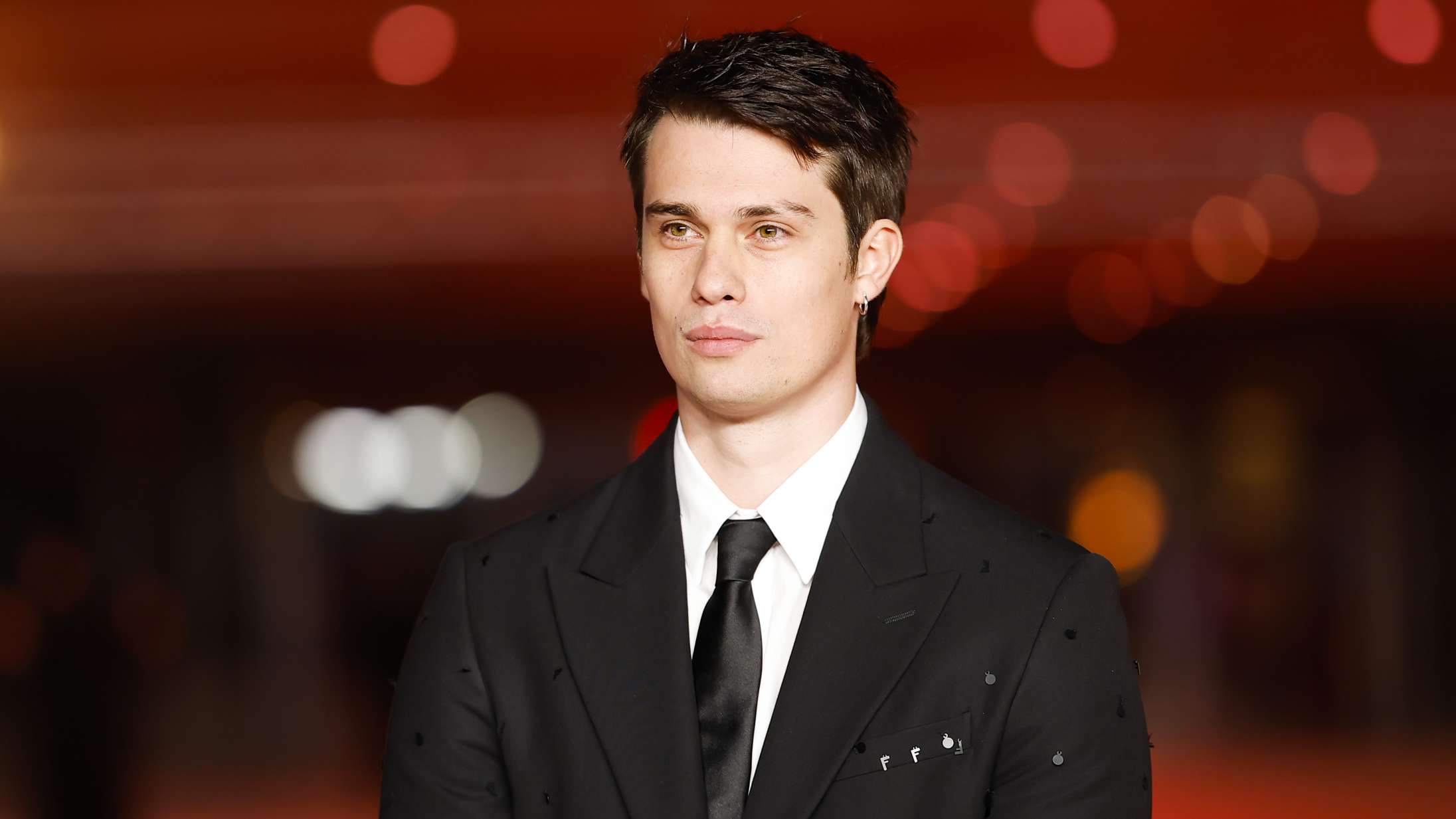 Hollywood-talentet Nicholas Galitzine deler første foto som actionhelten He-Man i kommende reboot: »Mit livs rolle«