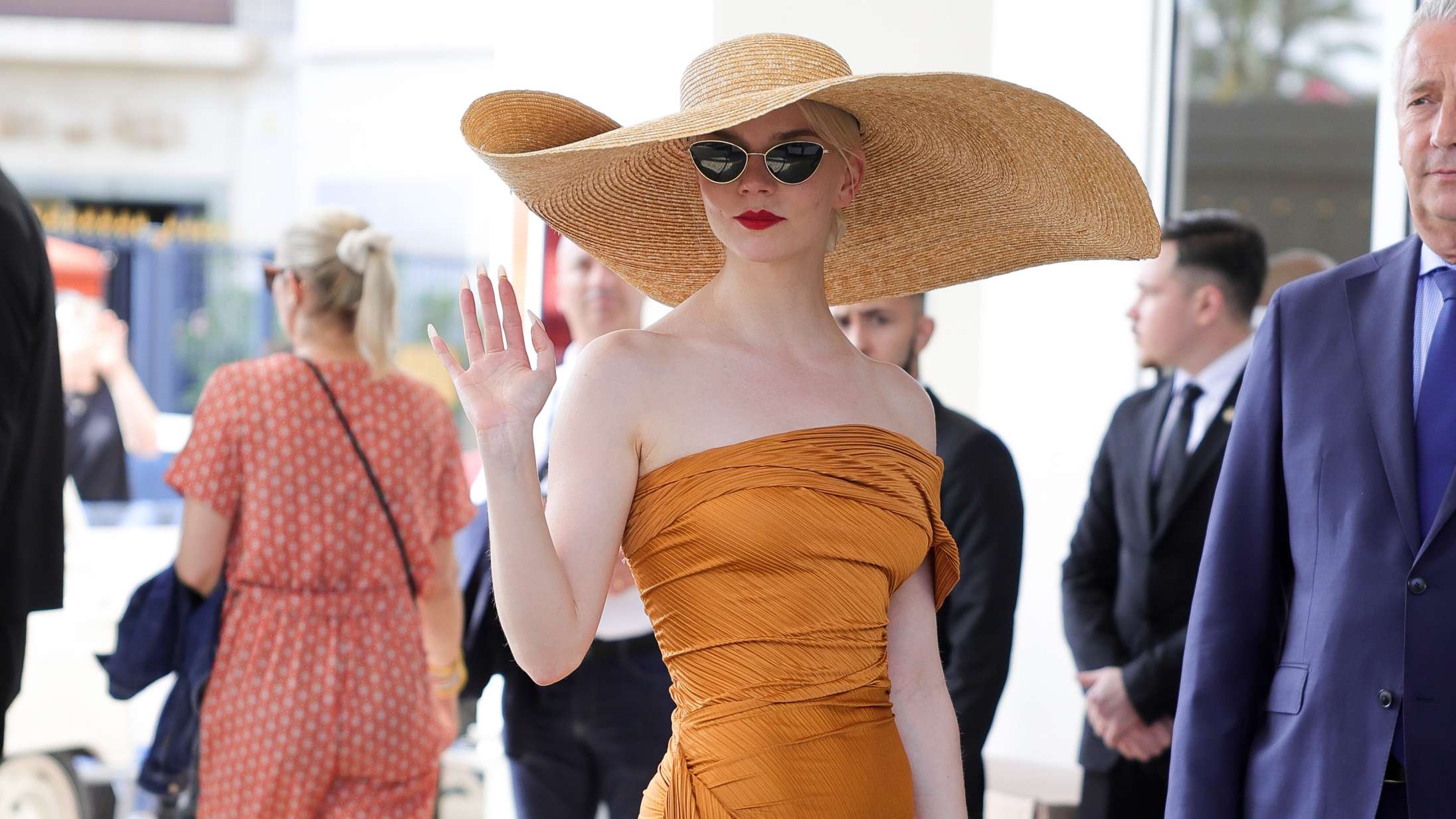 Hatte, hætter og hijabber – hovedbeklædning er den store stjerne i Cannes