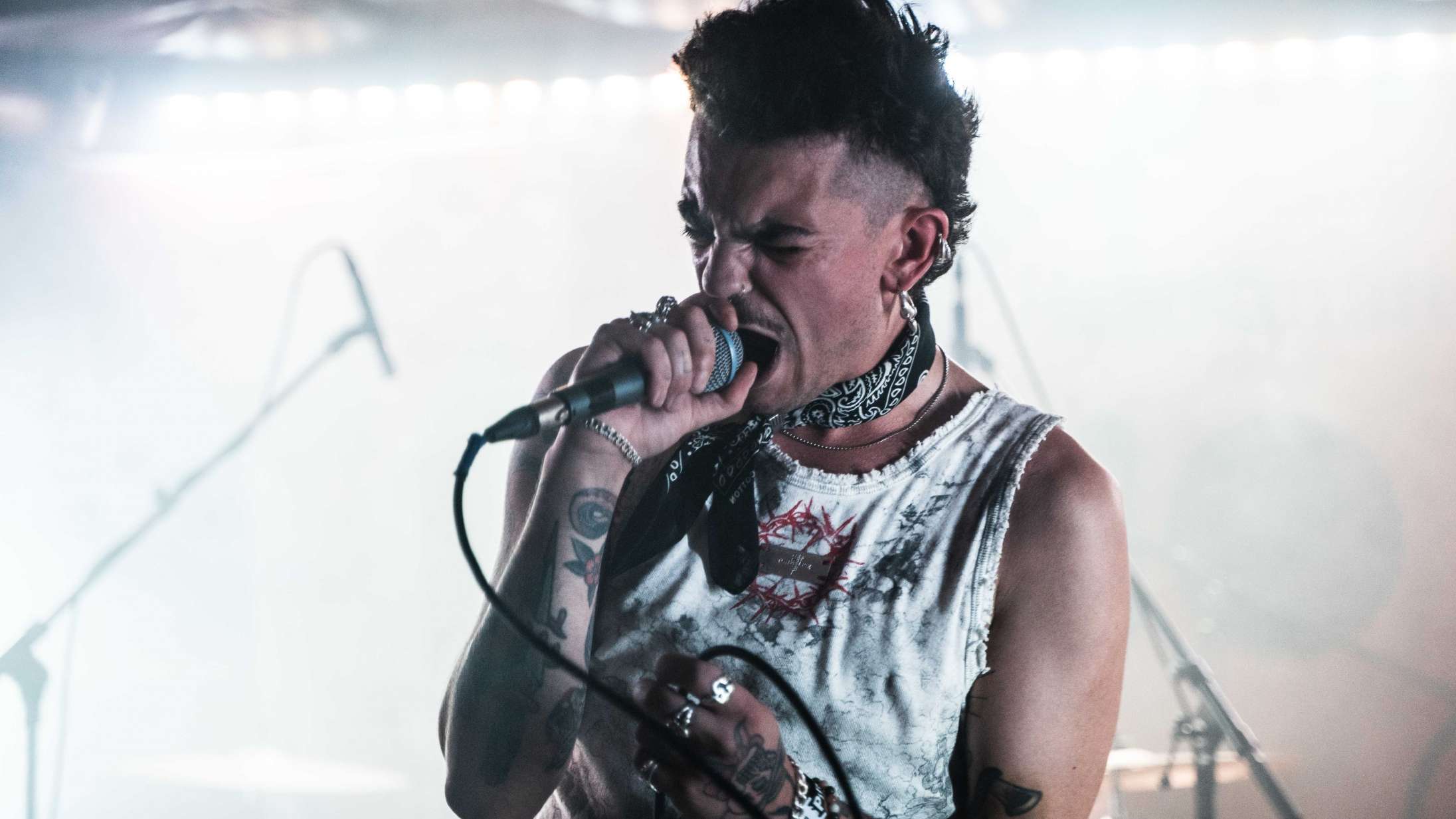 Tiltrængt knytnæve og en sang om fnat: Her er 10 højdepunkter fra Spot Festivals første dag