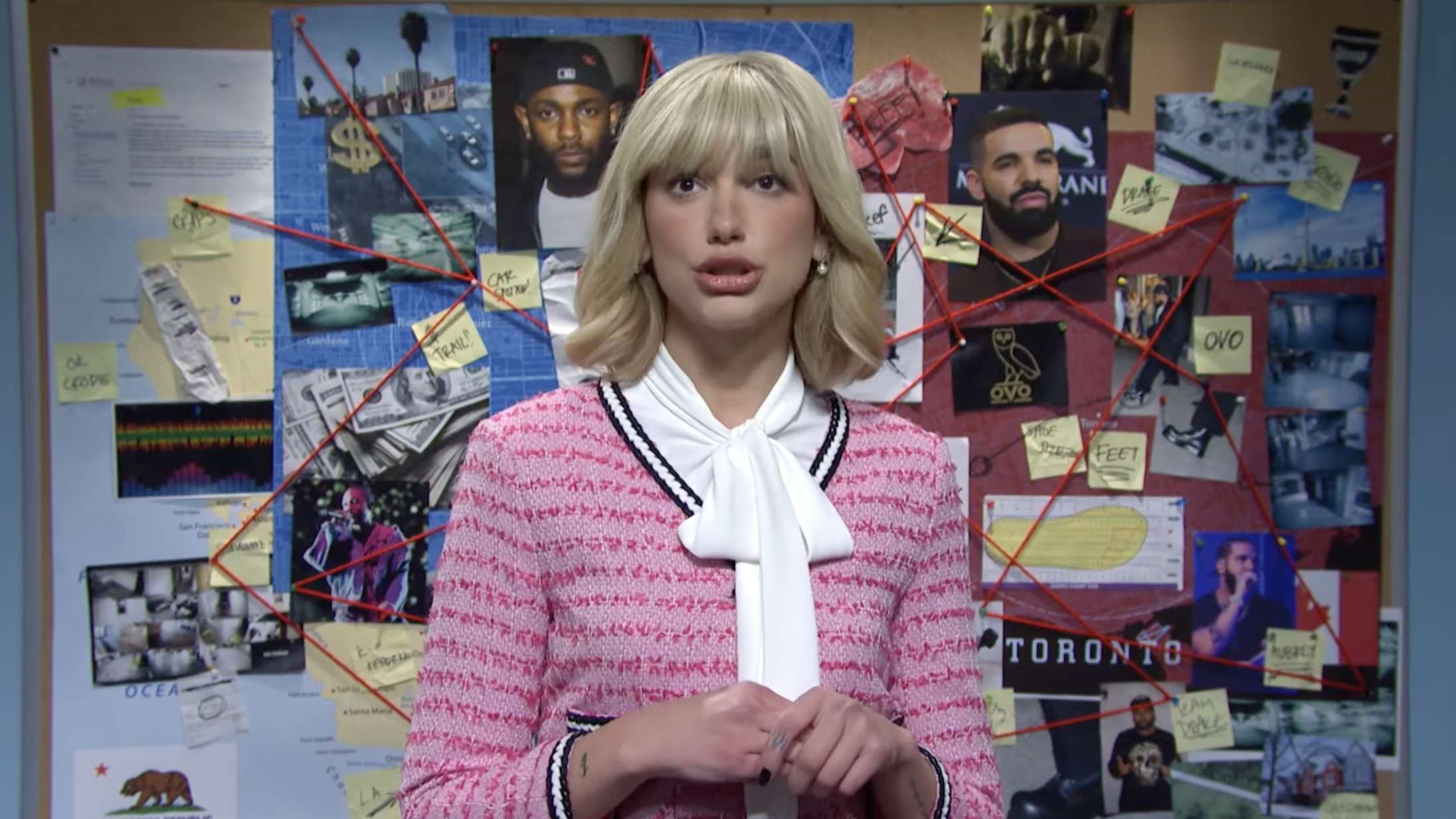 Dua Lipa forsøger at forklare Drake og Kendrick Lamars beef i ny ‘Saturday Night Live’-sketch