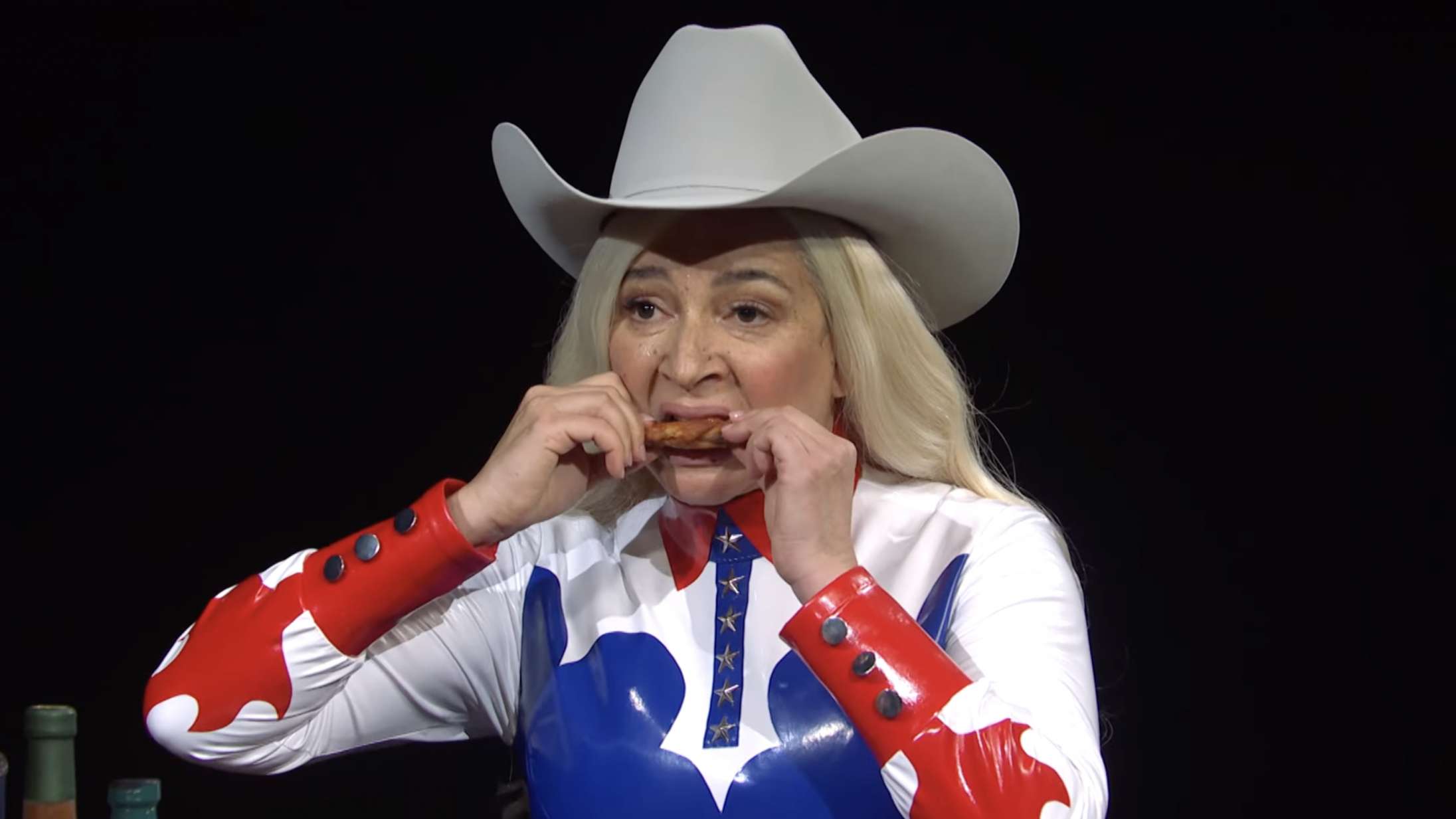 Både Beyoncé og ‘Hot Ones’ stod for skud, da Maya Rudolph var vært for ‘Saturday Night Live’