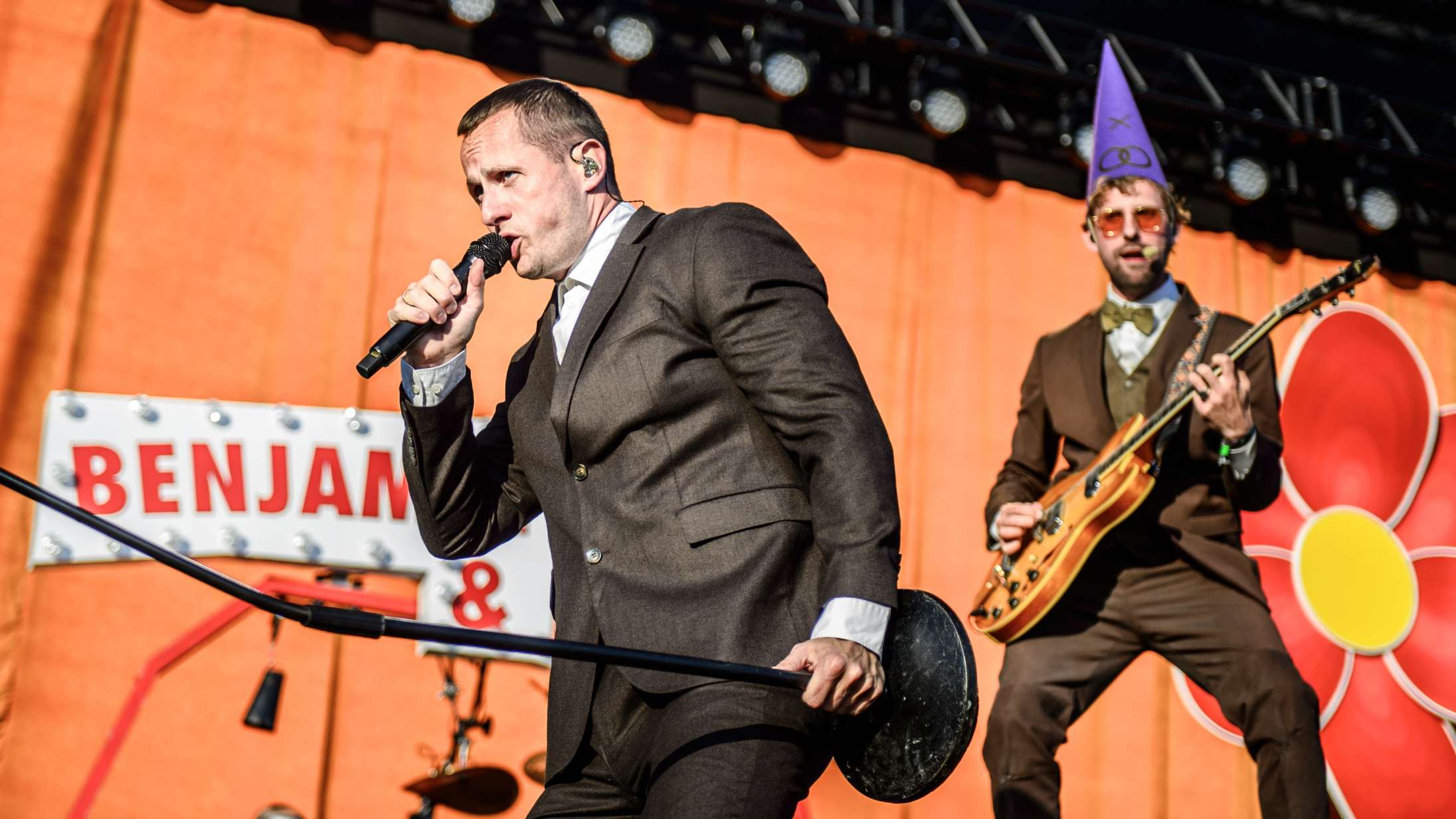 Man kunne lige så godt overgive sig til Benjamin Hav & Familiens vanvidsfest på NorthSide