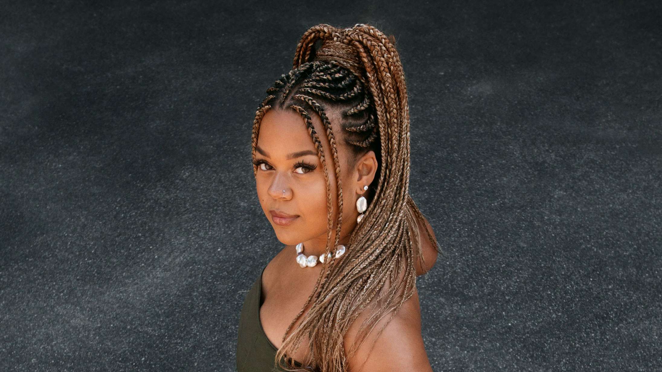 Aggi fortalte sin producer, at hun overvejede at stoppe med at lave musik. »Det synes jeg, du skal gøre«, svarede han