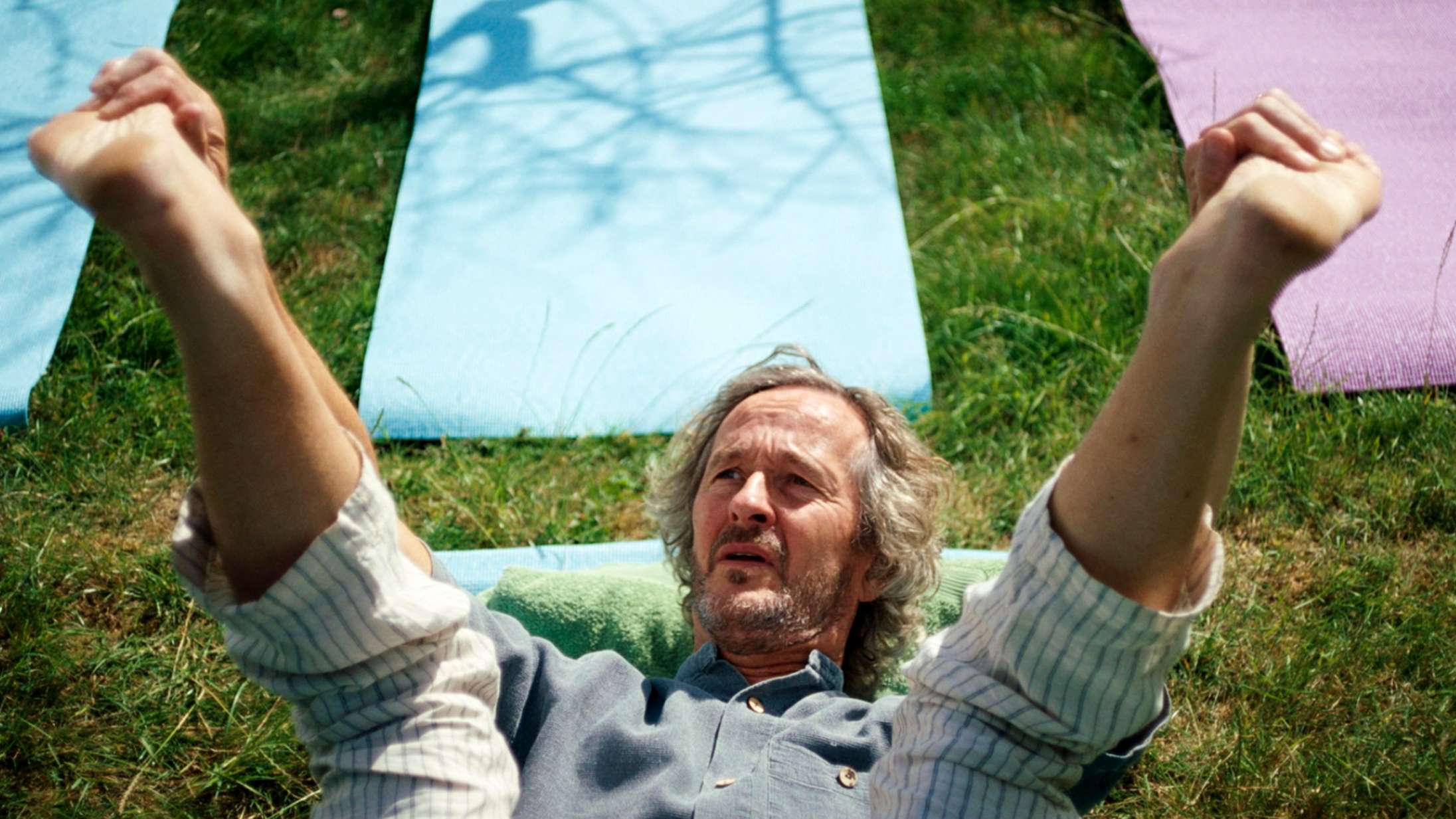 ’NamaStay’: DR’s nye satireserie er en tragikomisk tour de chambre i de privilegeredes forlorne land