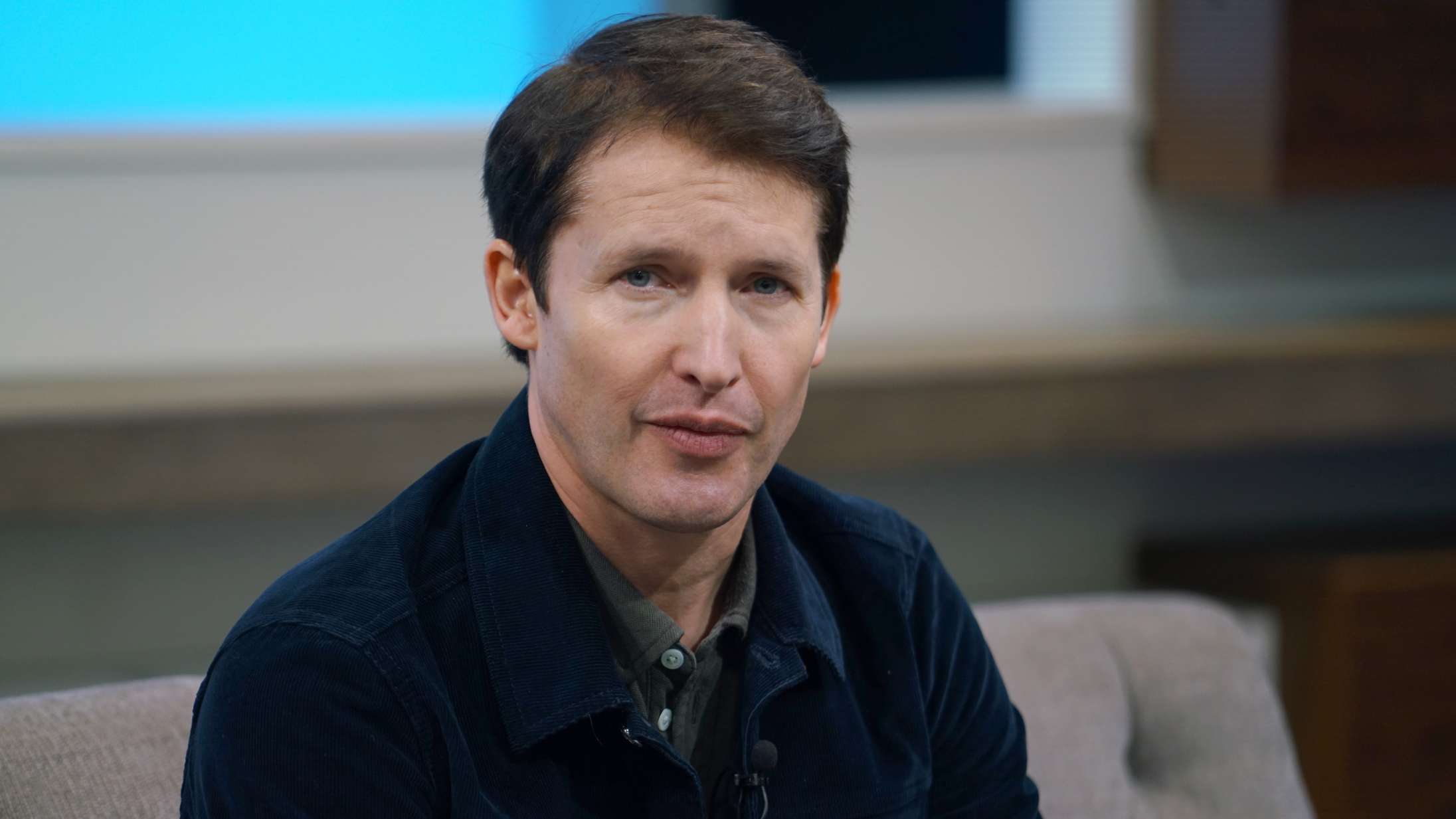 James Blunt minder om internettets botproblem – og at hans tweets stadig er verdensklasse