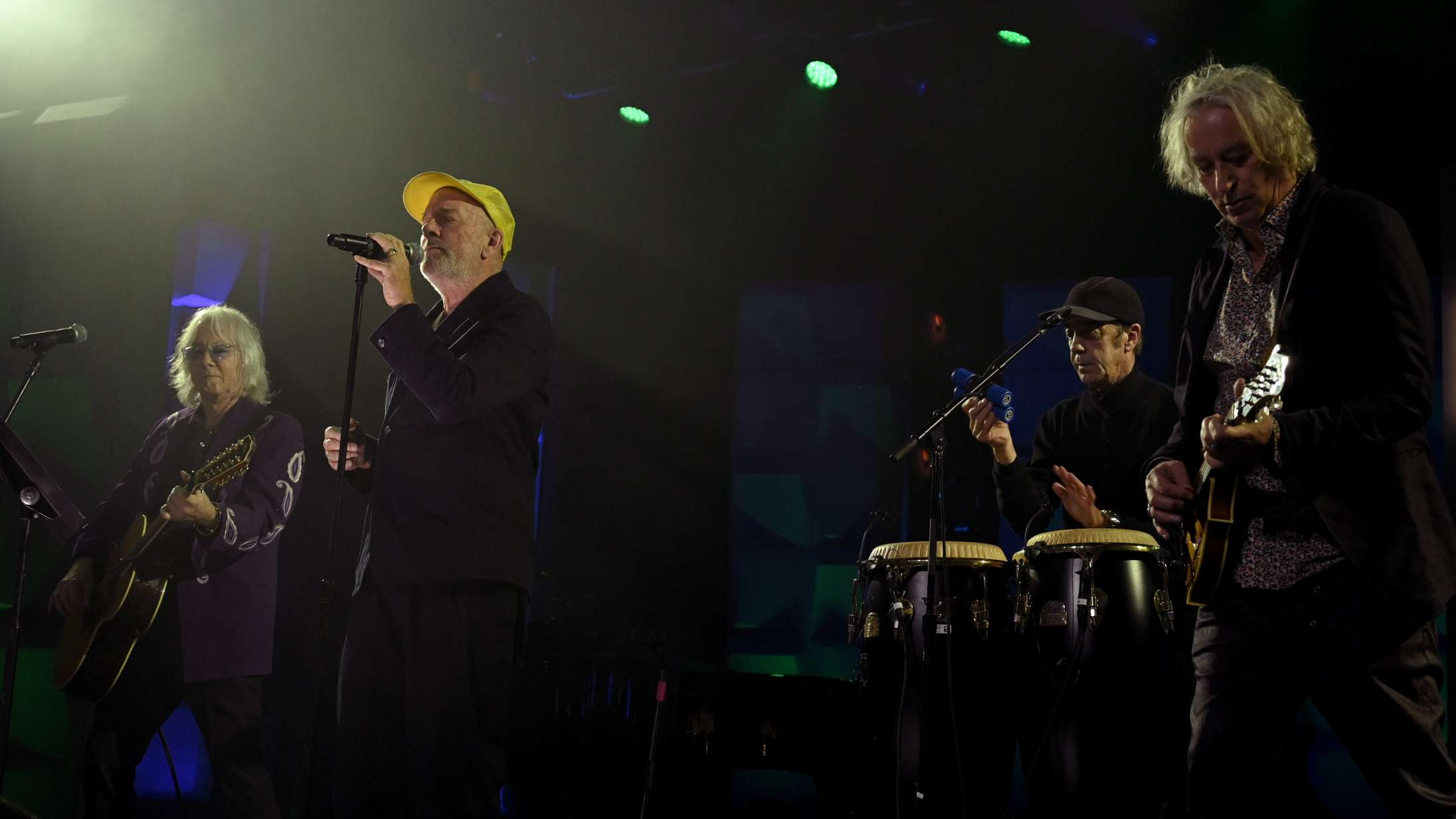 R.E.M. overrasker: Se dem optræde sammen for første gang i 15 år