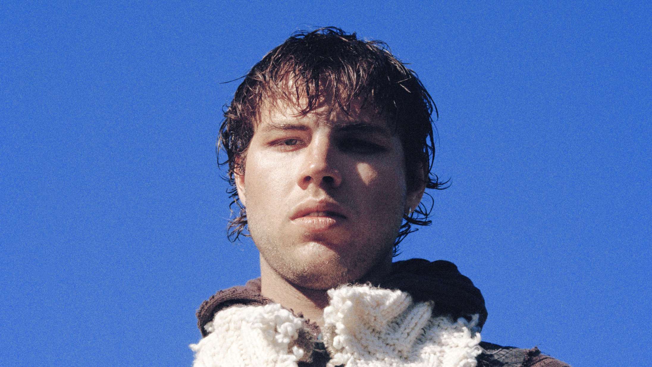 ’Haven’: Kingtommi går lige så meget pop, som han går kontra på fantastisk forvirrende ep