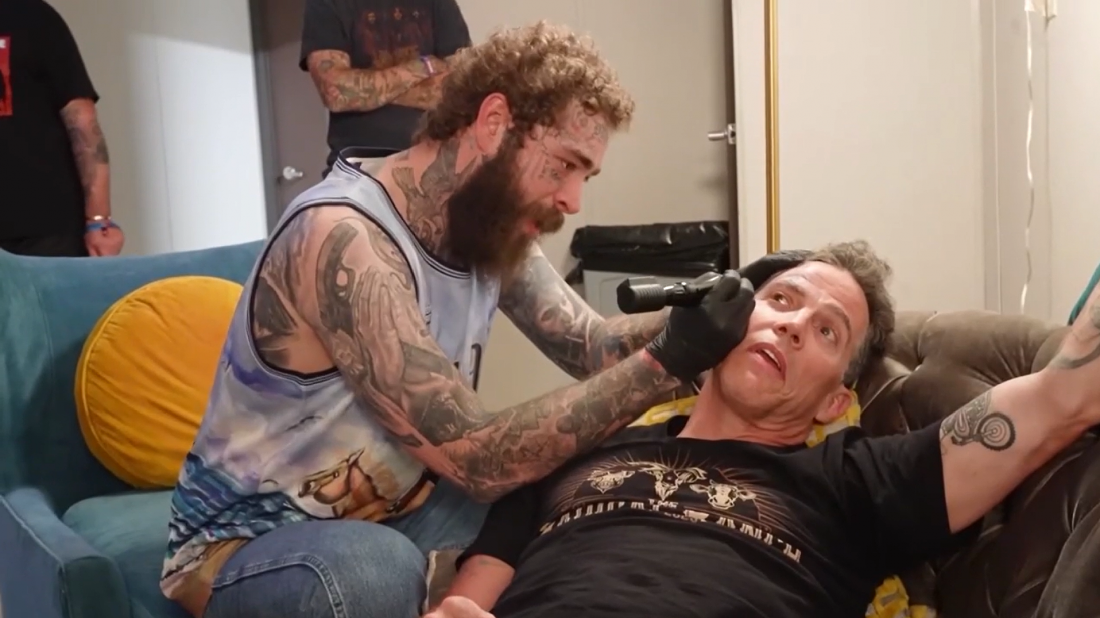 Post Malone har tatoveret en penis i ansigtet på Steve-O