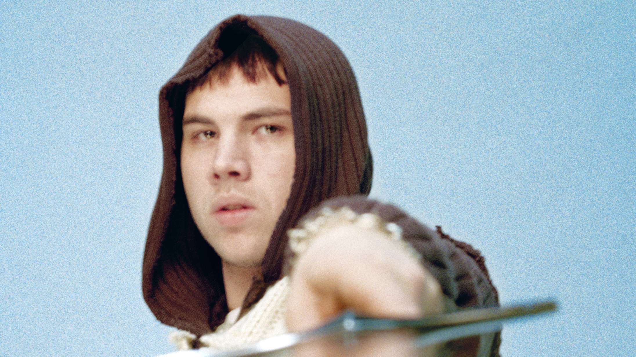 Kingtommi går fuld ‘Ringenes herre’ i den ambitiøse musikvideo til ‘Merlins’