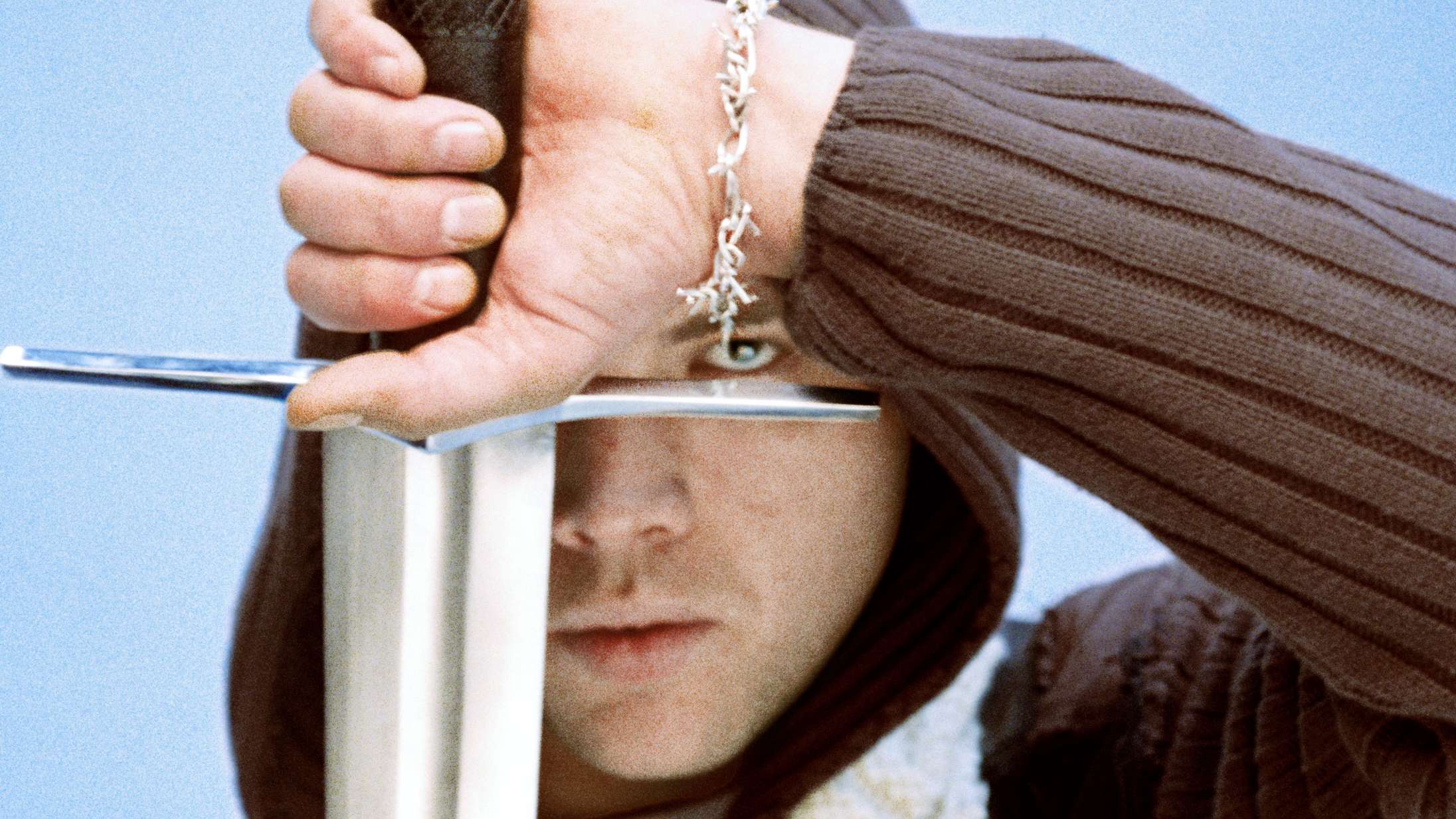 Musikvideoen er stadig guld værd. Her er syv danske eksempler, der beviser det