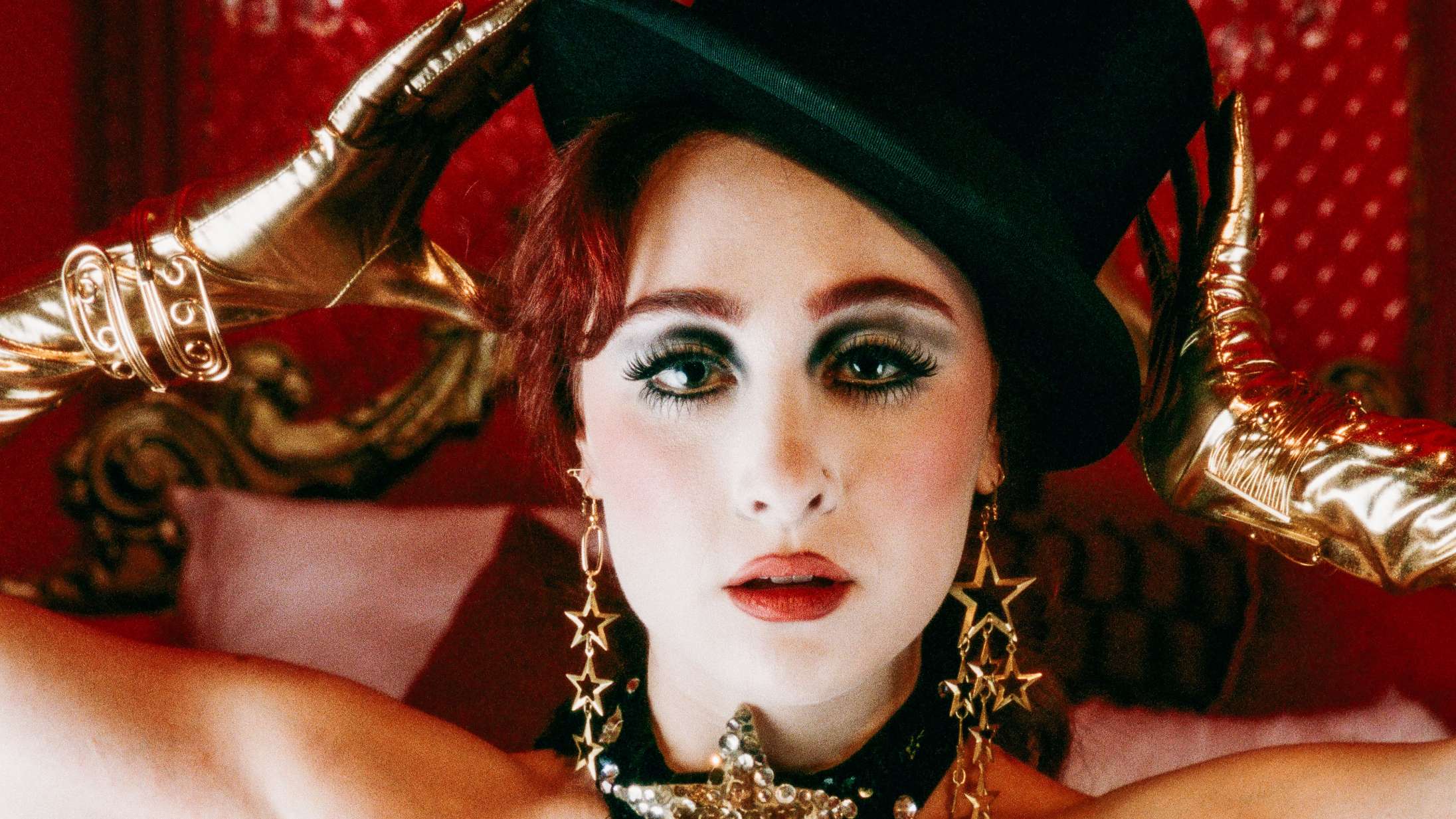 Chappell Roan i modvind, efter sikkerhedsvagt fik Jude Laws datter til at græde: »Jeg hader ikke børn«